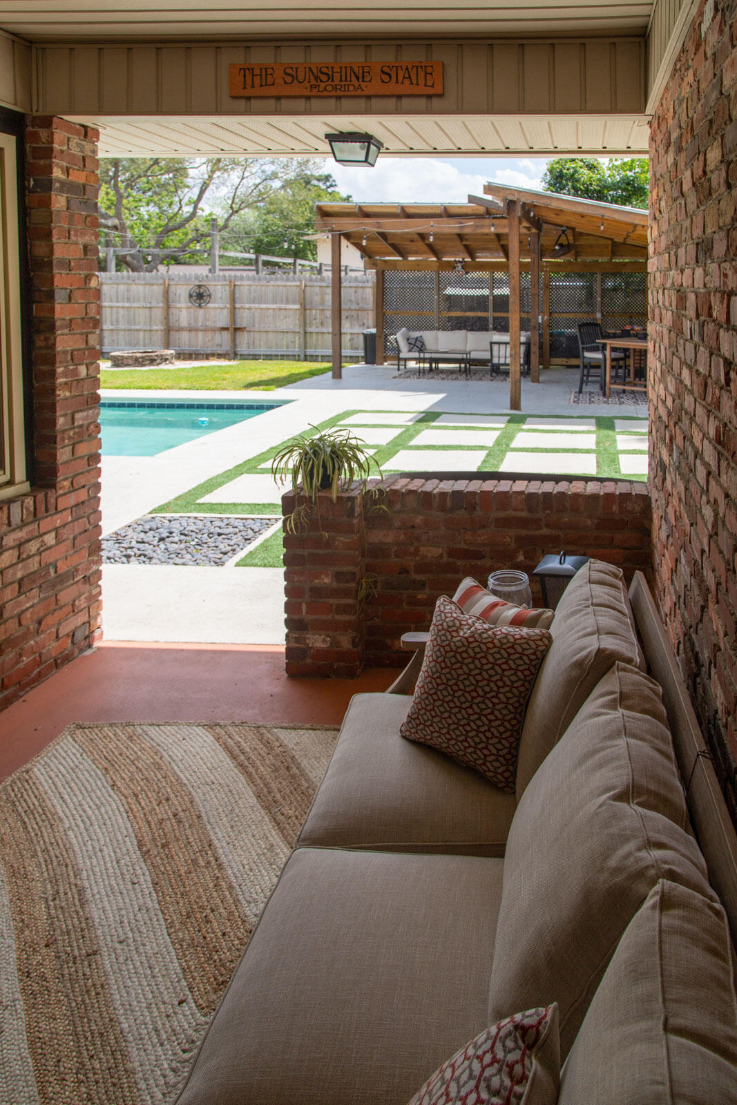 COUNTRY CLUB ESTATES - Residential