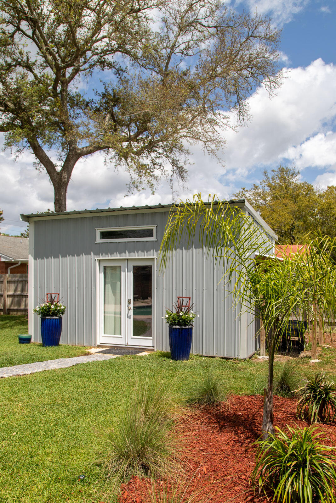 COUNTRY CLUB ESTATES - Residential