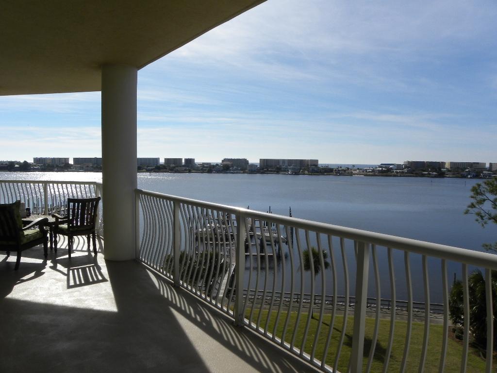 PRESIDIO YACHT CLUB - Residential