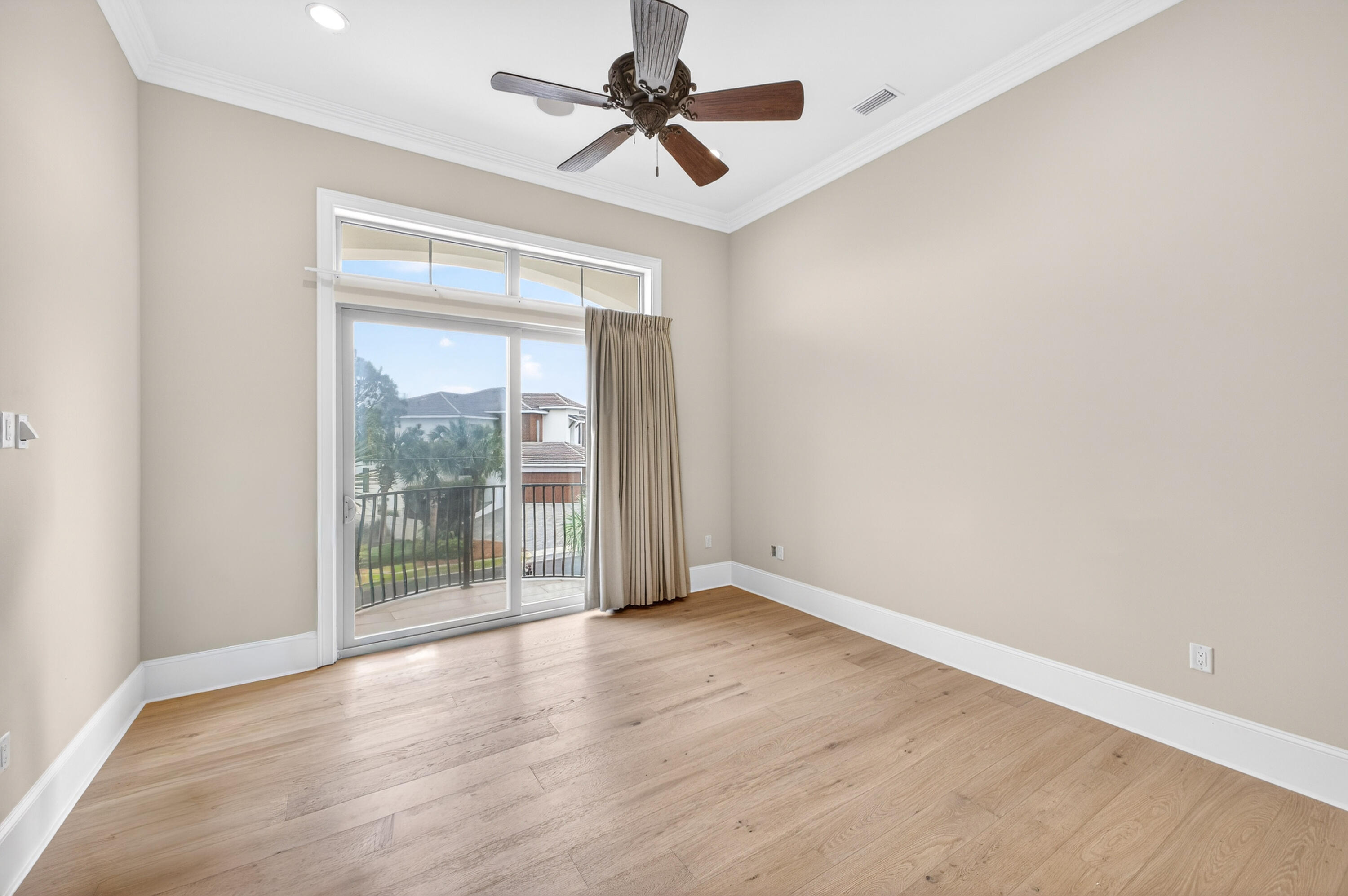 HOLIDAY ISLE - Residential