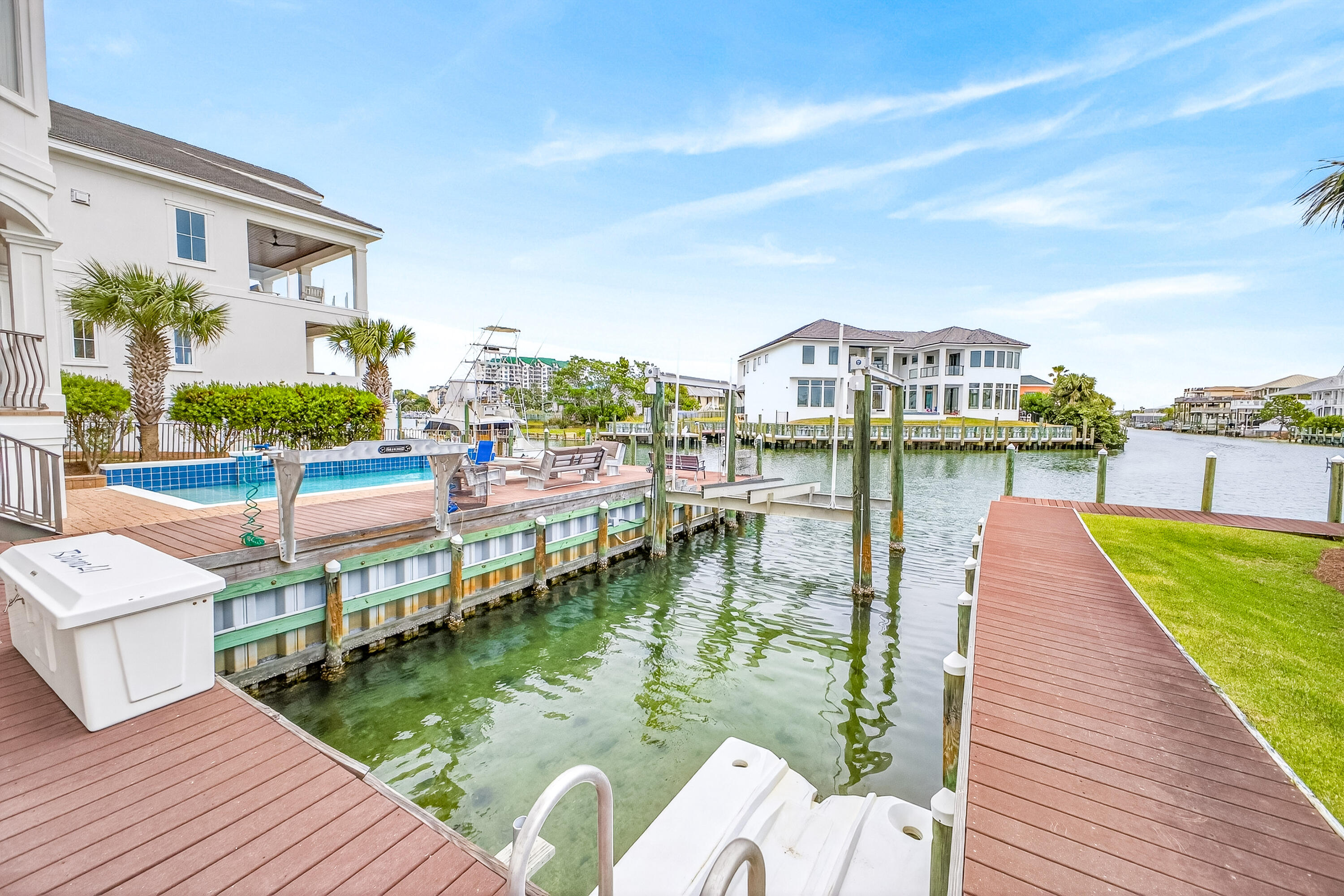 HOLIDAY ISLE - Residential