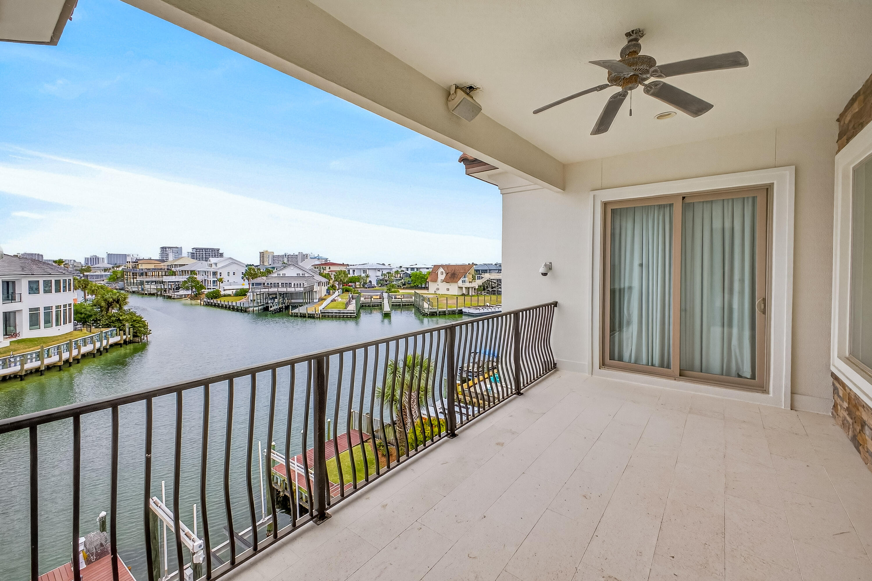 HOLIDAY ISLE - Residential