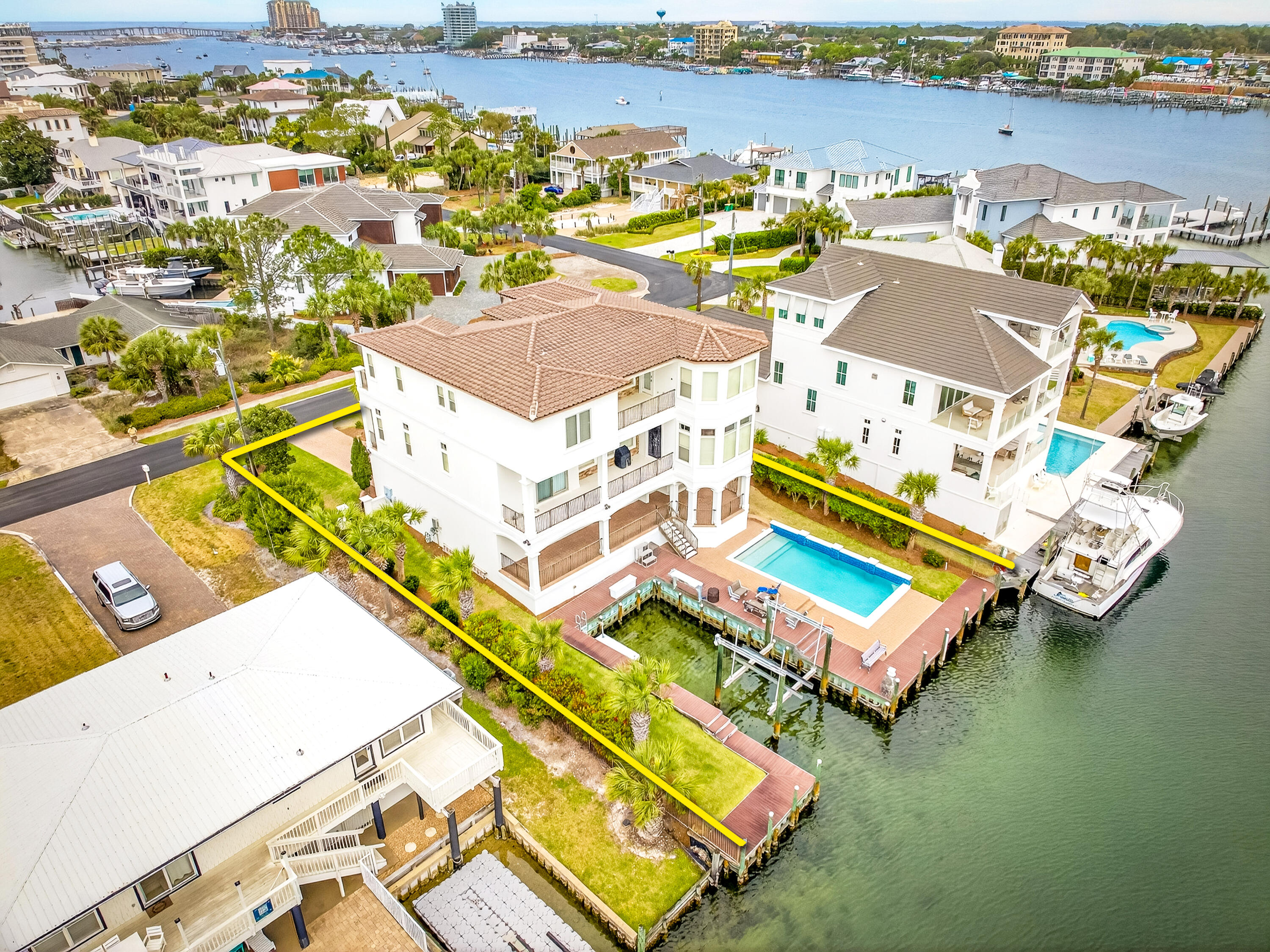 HOLIDAY ISLE - Residential