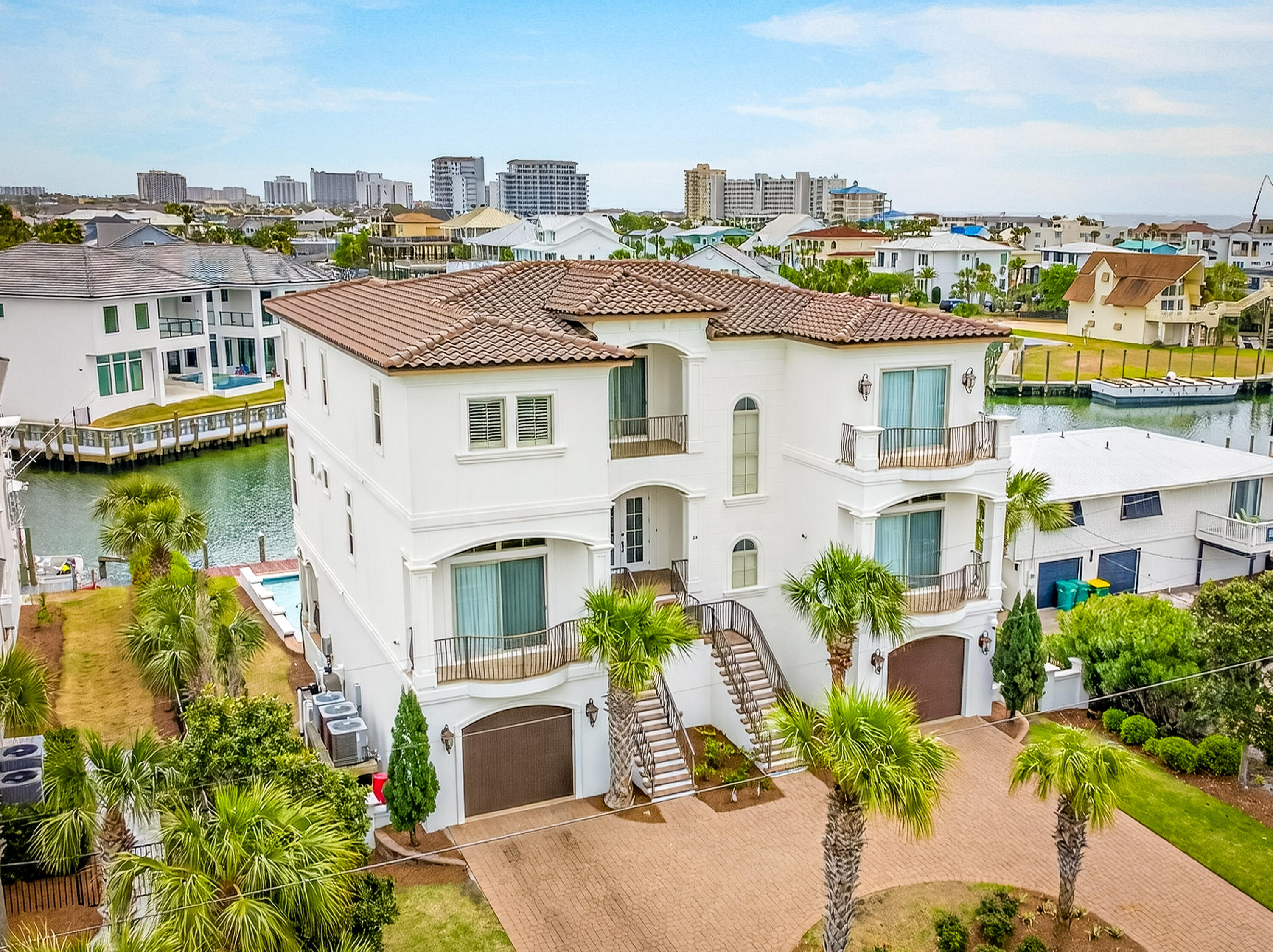 HOLIDAY ISLE - Residential