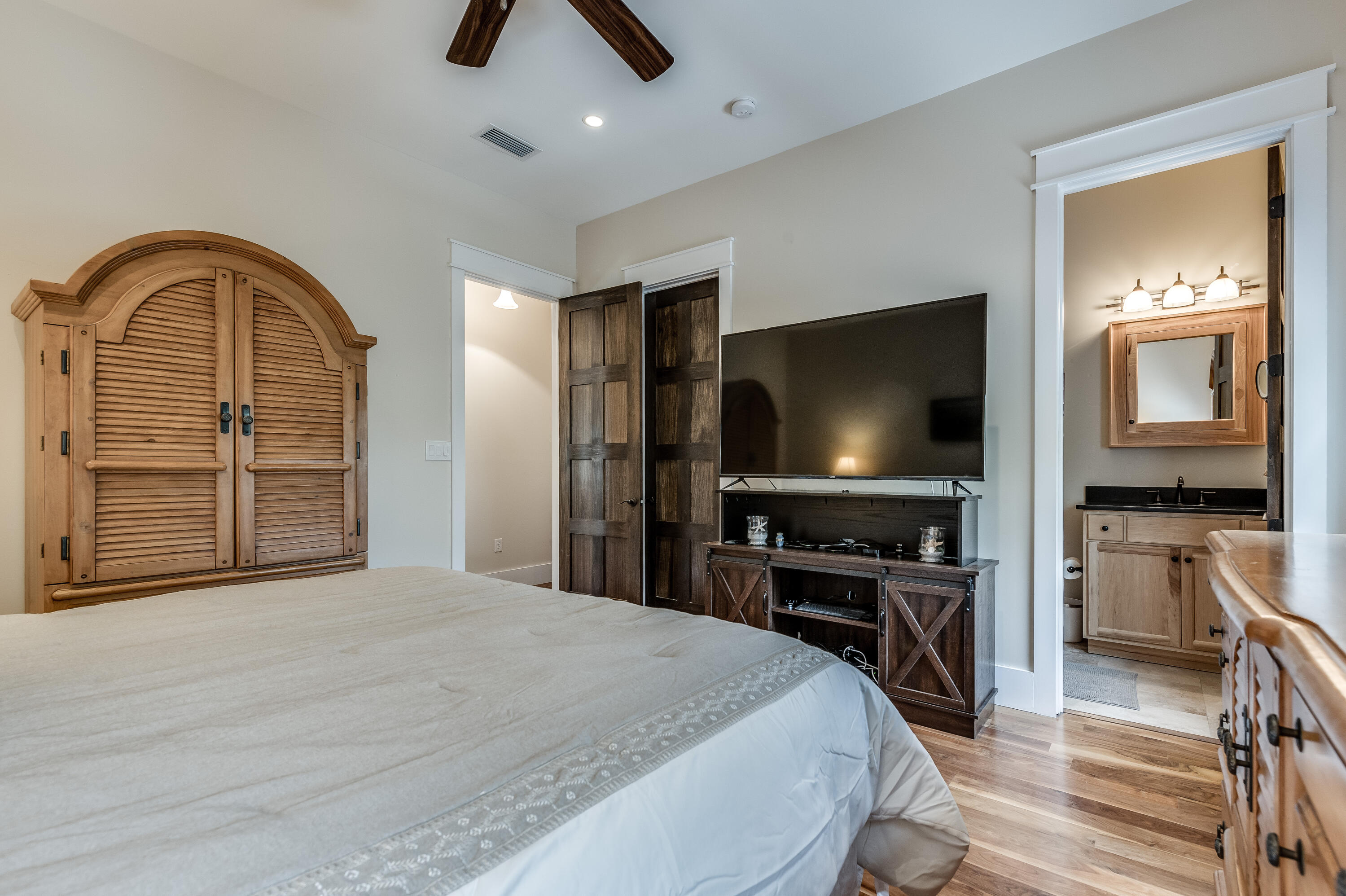 LAKE SHORE ESTATES - Residential