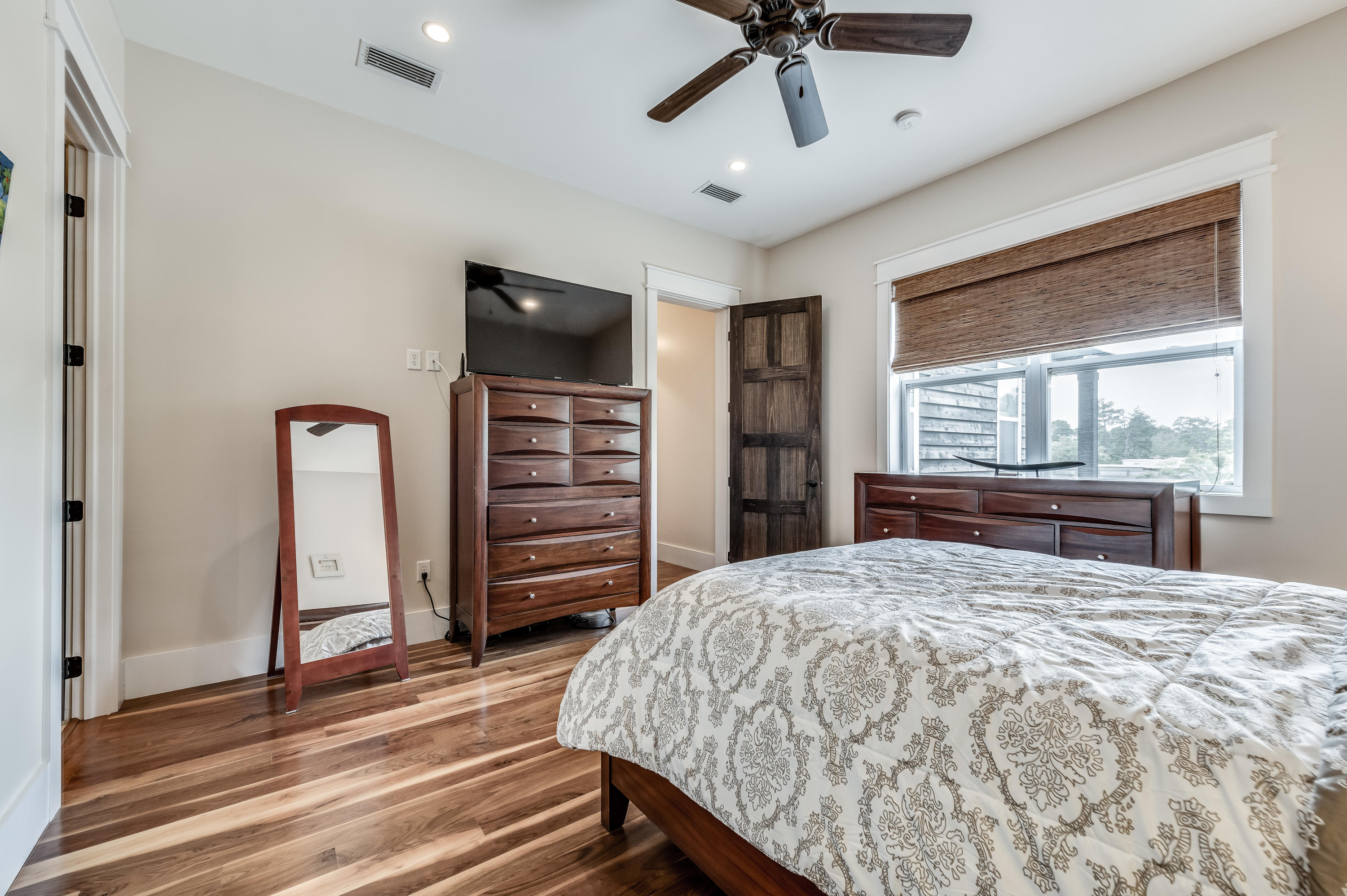 LAKE SHORE ESTATES - Residential