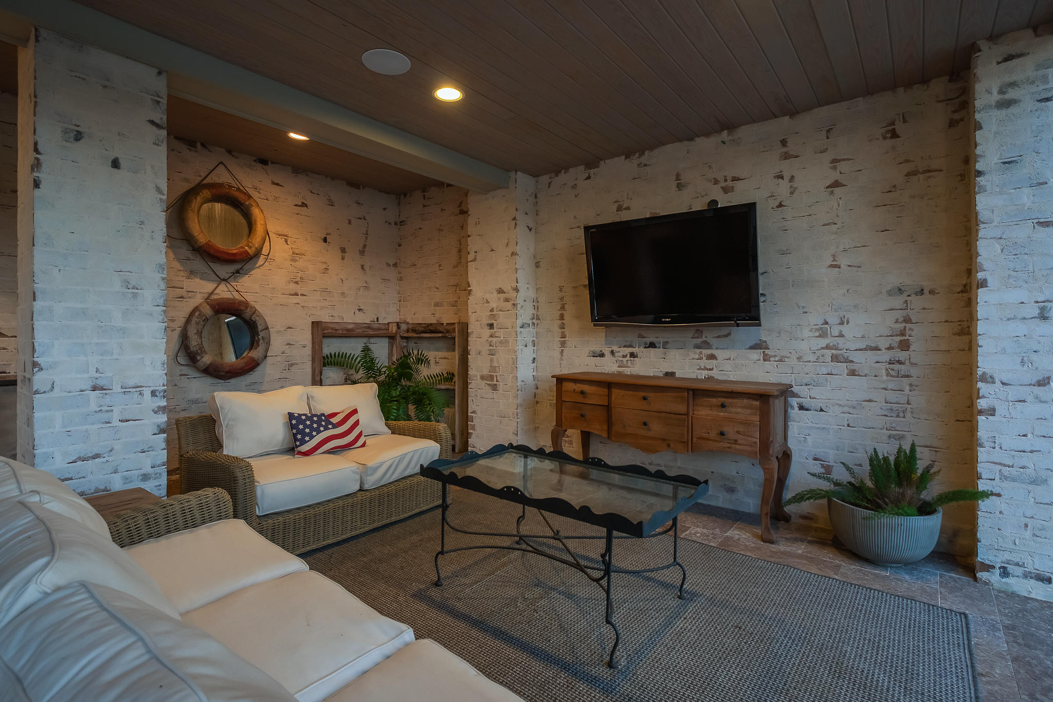 LAKE SHORE ESTATES - Residential