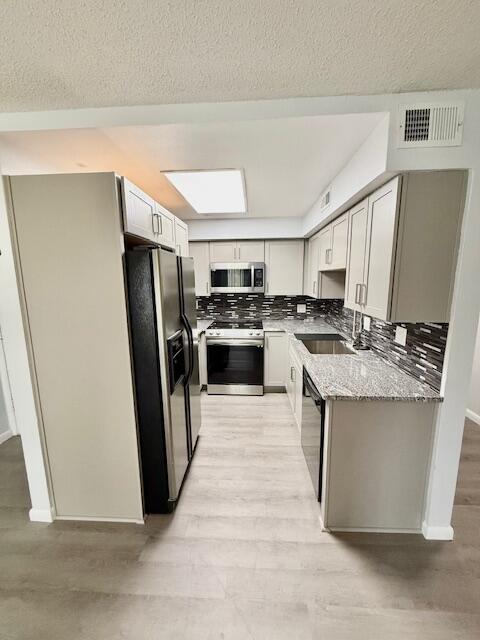 FOUNTAINHEAD CONDO - Residential Lease