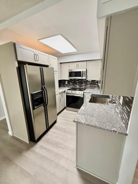 FOUNTAINHEAD CONDO - Residential Lease