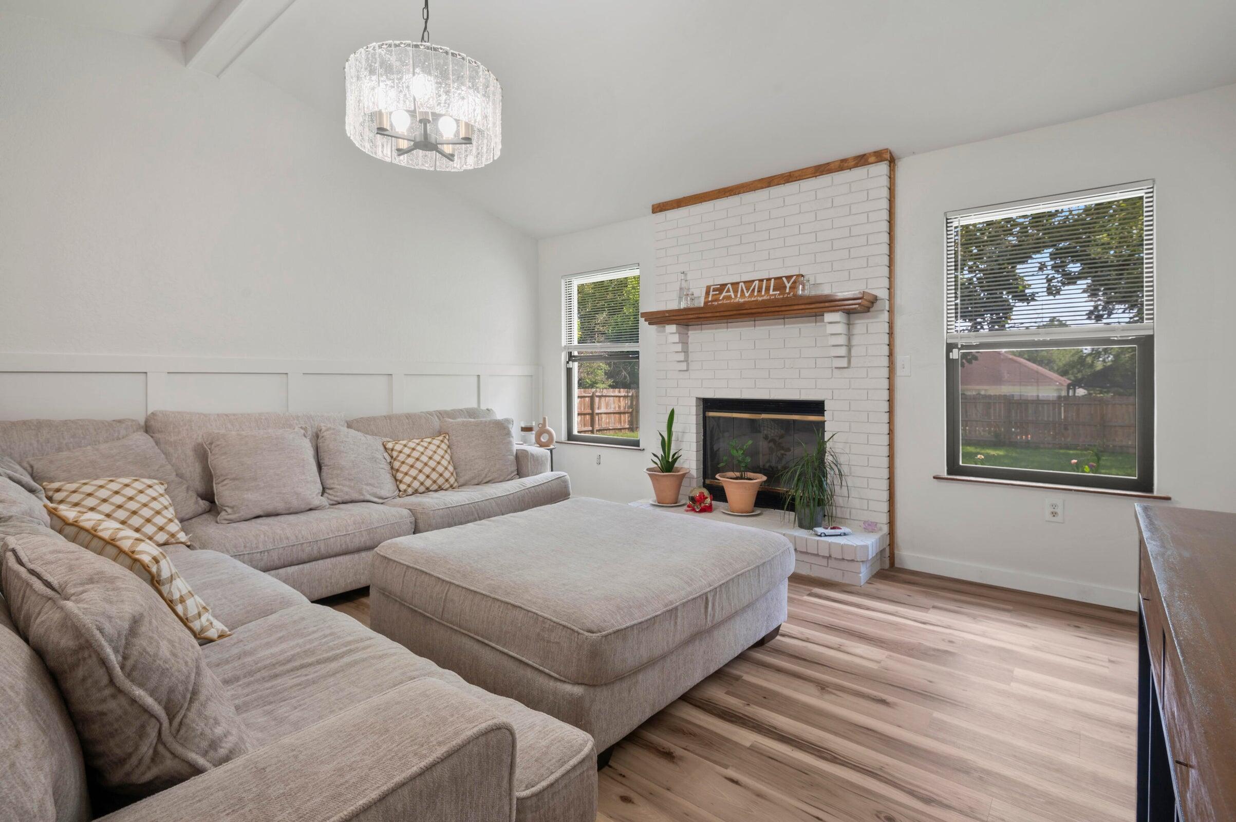 COUNTRYVIEW ESTATES 3RD ADDN - Residential