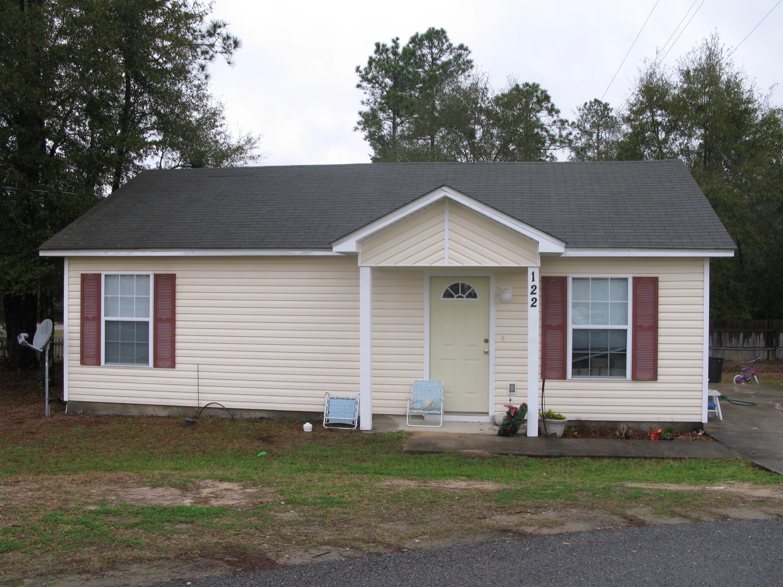 31 cottages, 3 bedroom, 2 bath on 5 well-maintained acres. High demand for rentals in this area. Great buy will not last long. Income producing residential project. Units have vaulted ceilings, central heating & air. Modern kitchens with range, dishwasher & refrigerator. Ceramic tile in kitchen, dining, entry & baths. Carpet or laminate floors in bedrooms and living room. Each home has private driveway and covered entry. These residences are close to Freeport Elementary School, Day care and shopping. And only approx. 12 miles from Hwy 98 and South Walton Beaches. Buyer to verify all data. Lot size source from the public record. Buyer to rely solely on own appraisal for sq
