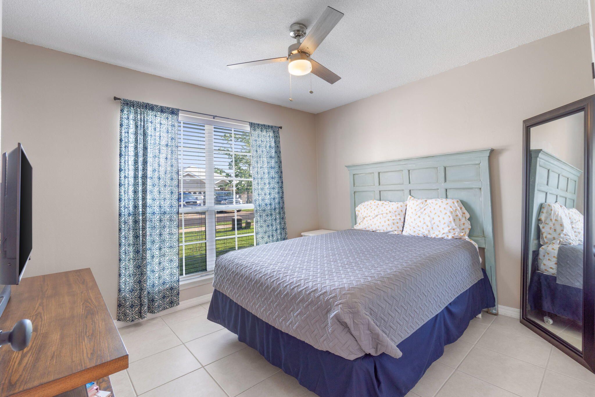 WHISPERWOODS - Residential