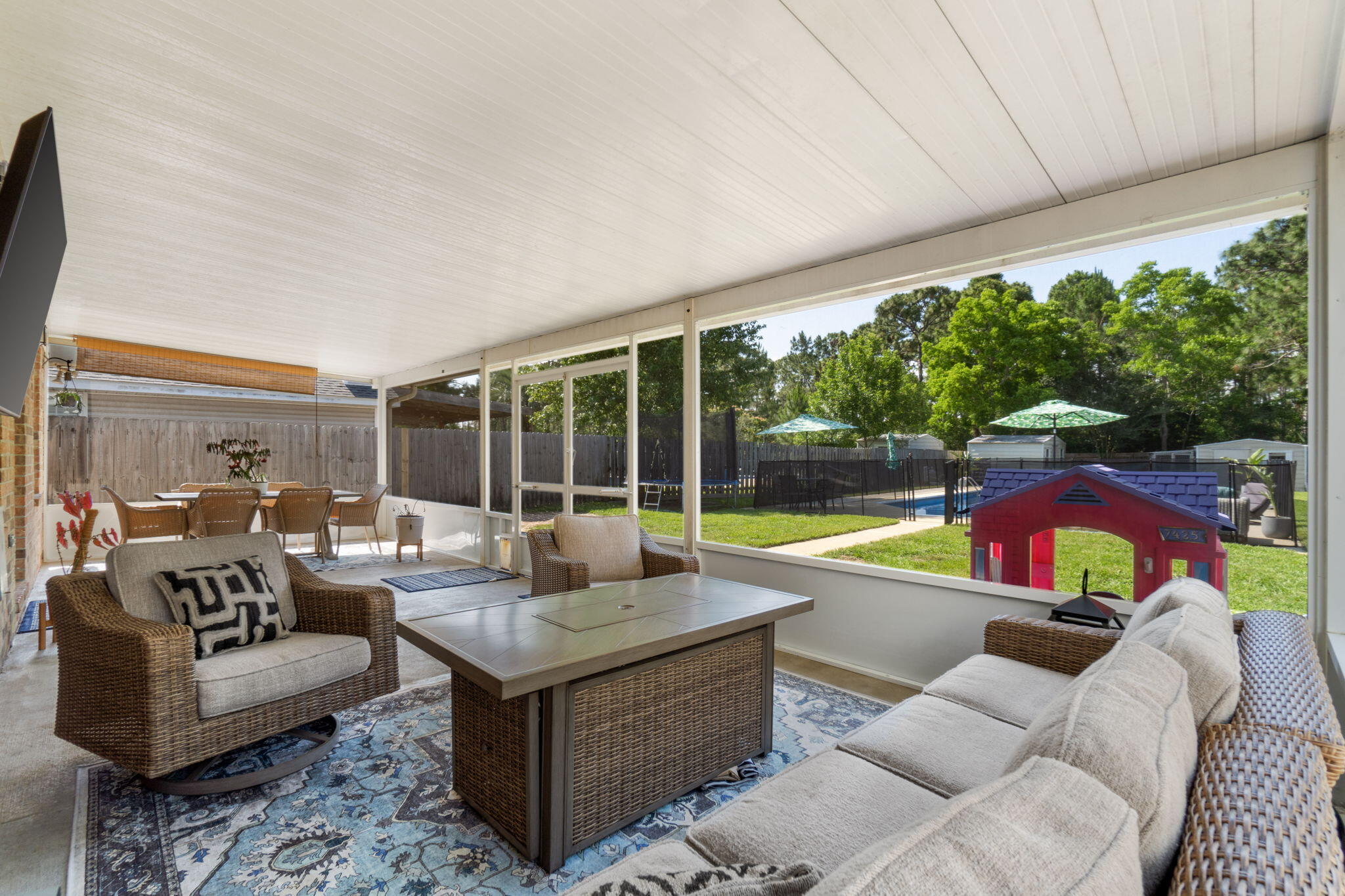 WHISPERWOODS - Residential