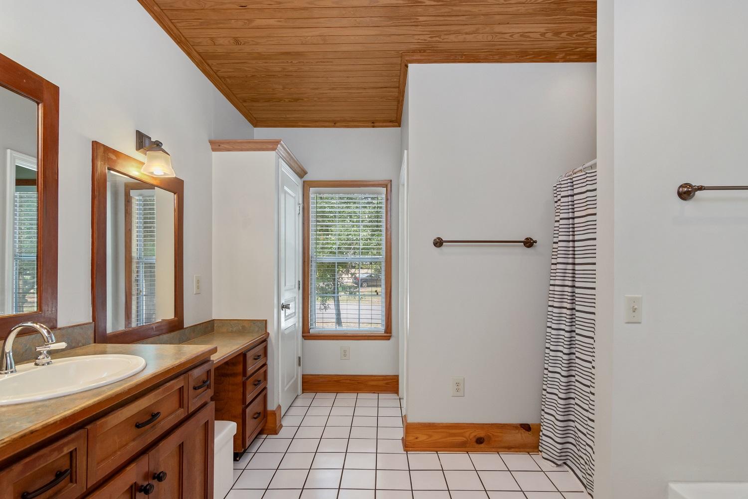 LAURELWOOD ESTATES - Residential