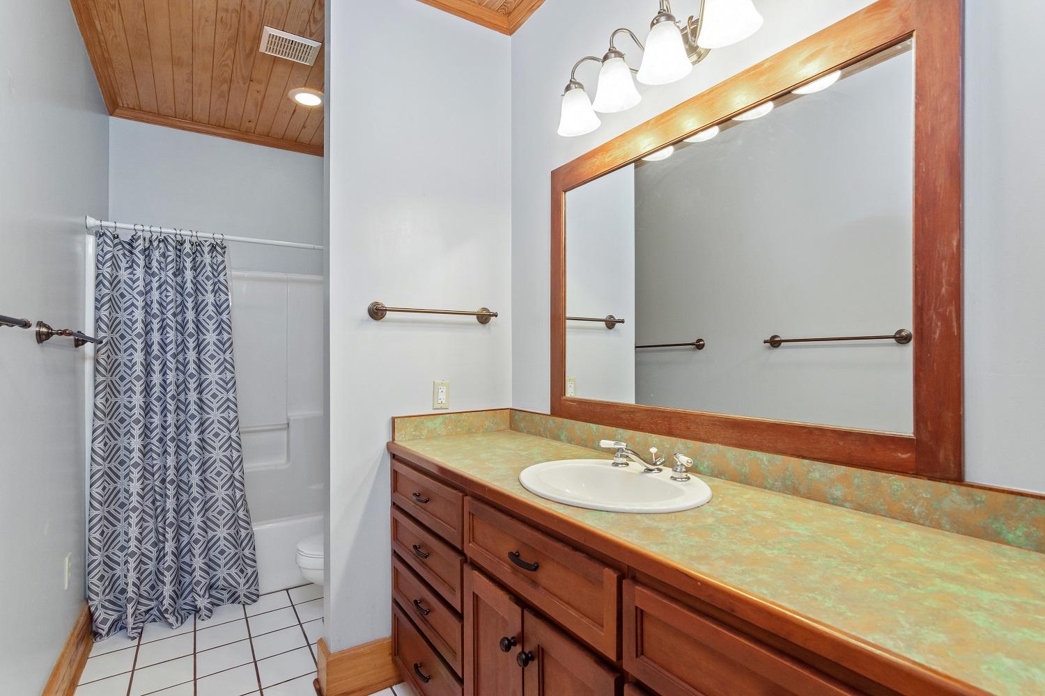 LAURELWOOD ESTATES - Residential