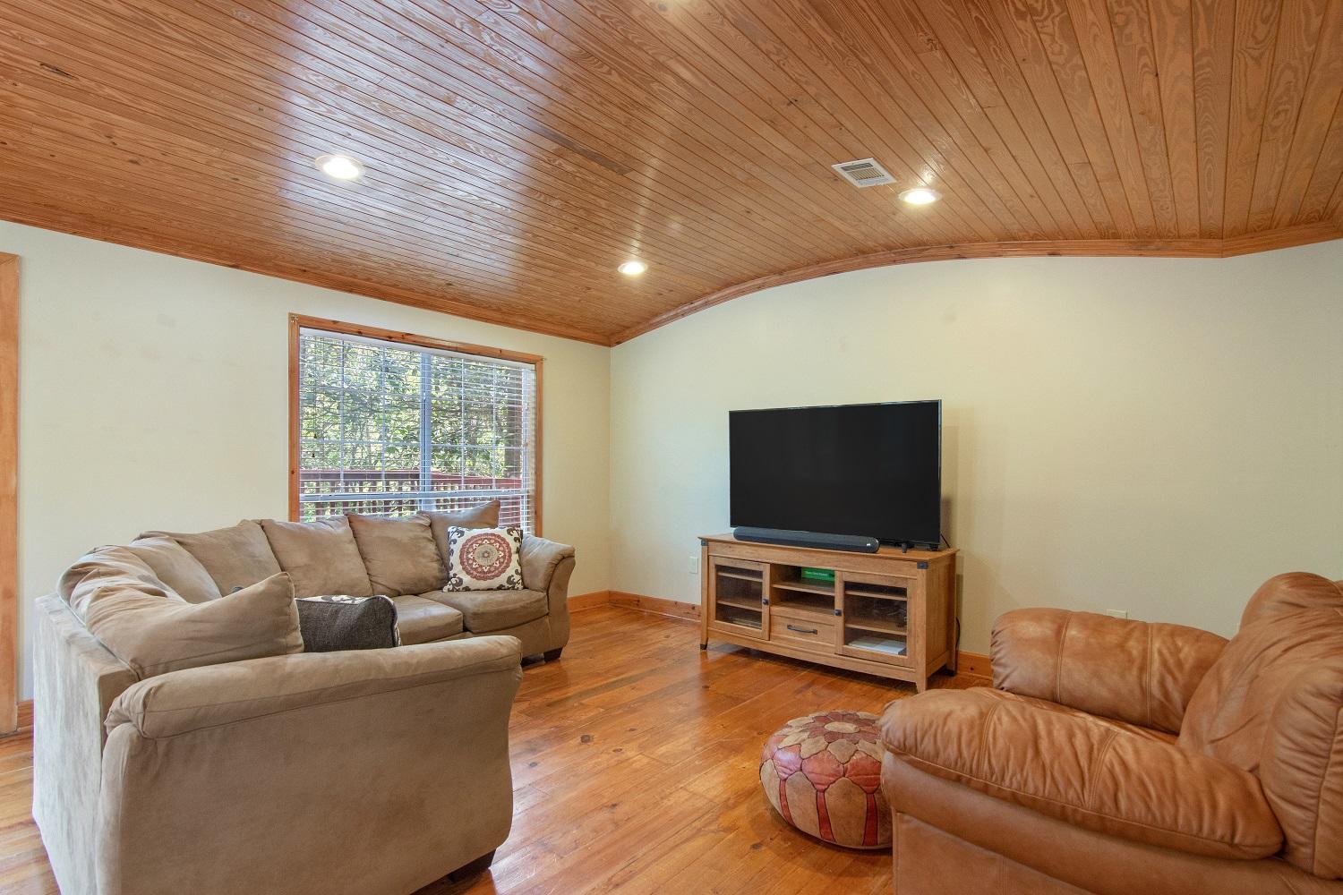 LAURELWOOD ESTATES - Residential