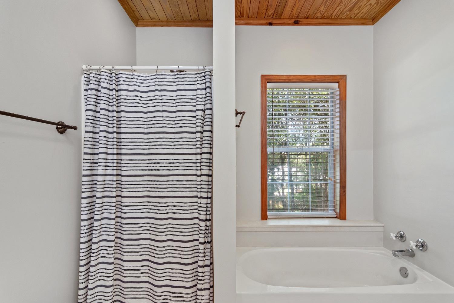 LAURELWOOD ESTATES - Residential