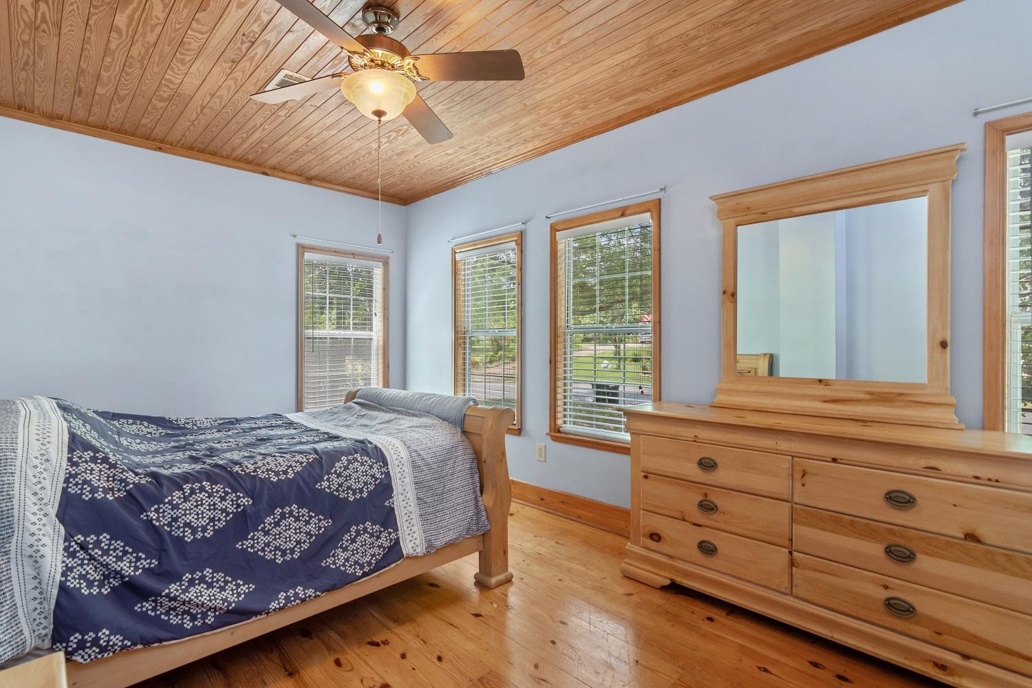 LAURELWOOD ESTATES - Residential