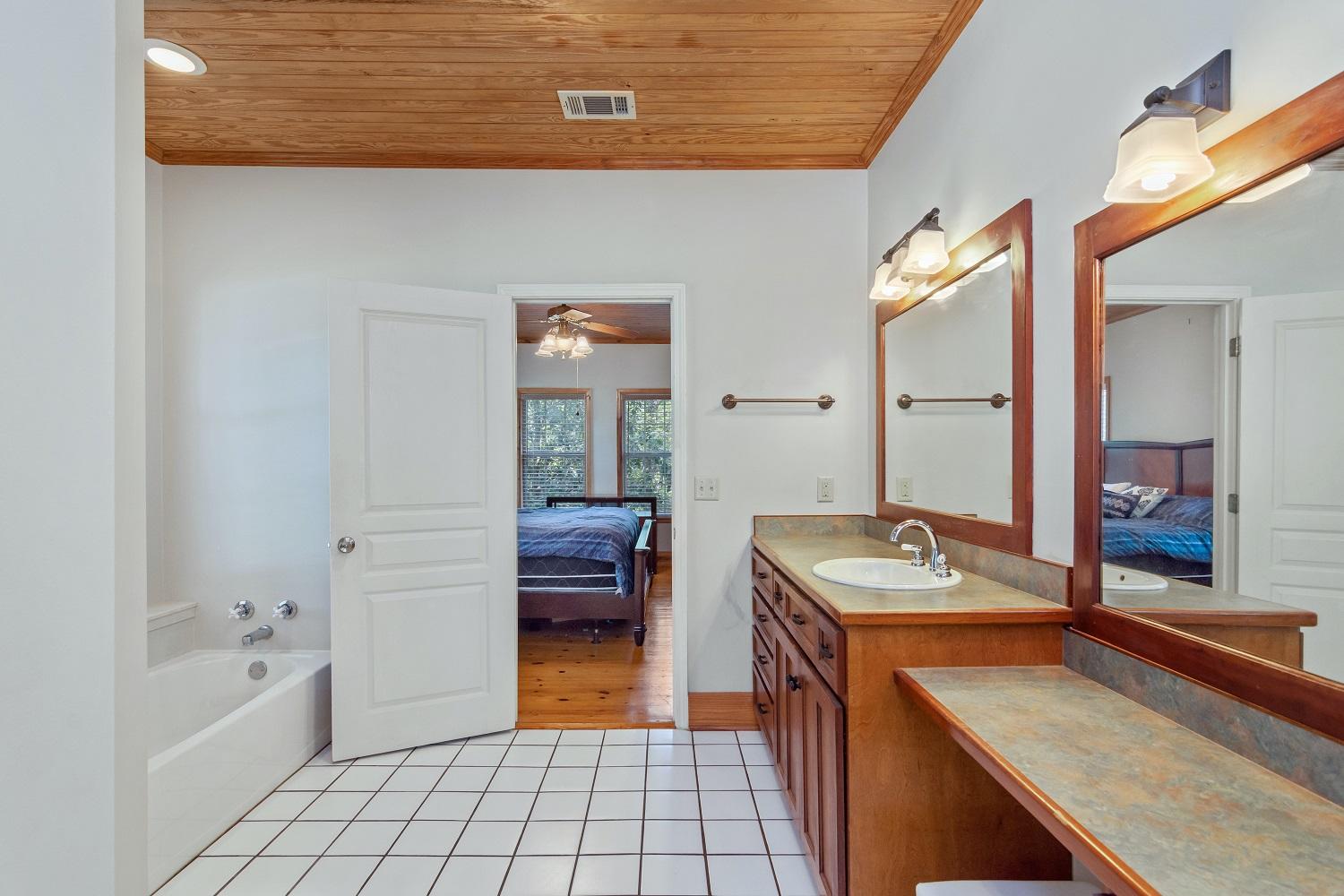 LAURELWOOD ESTATES - Residential