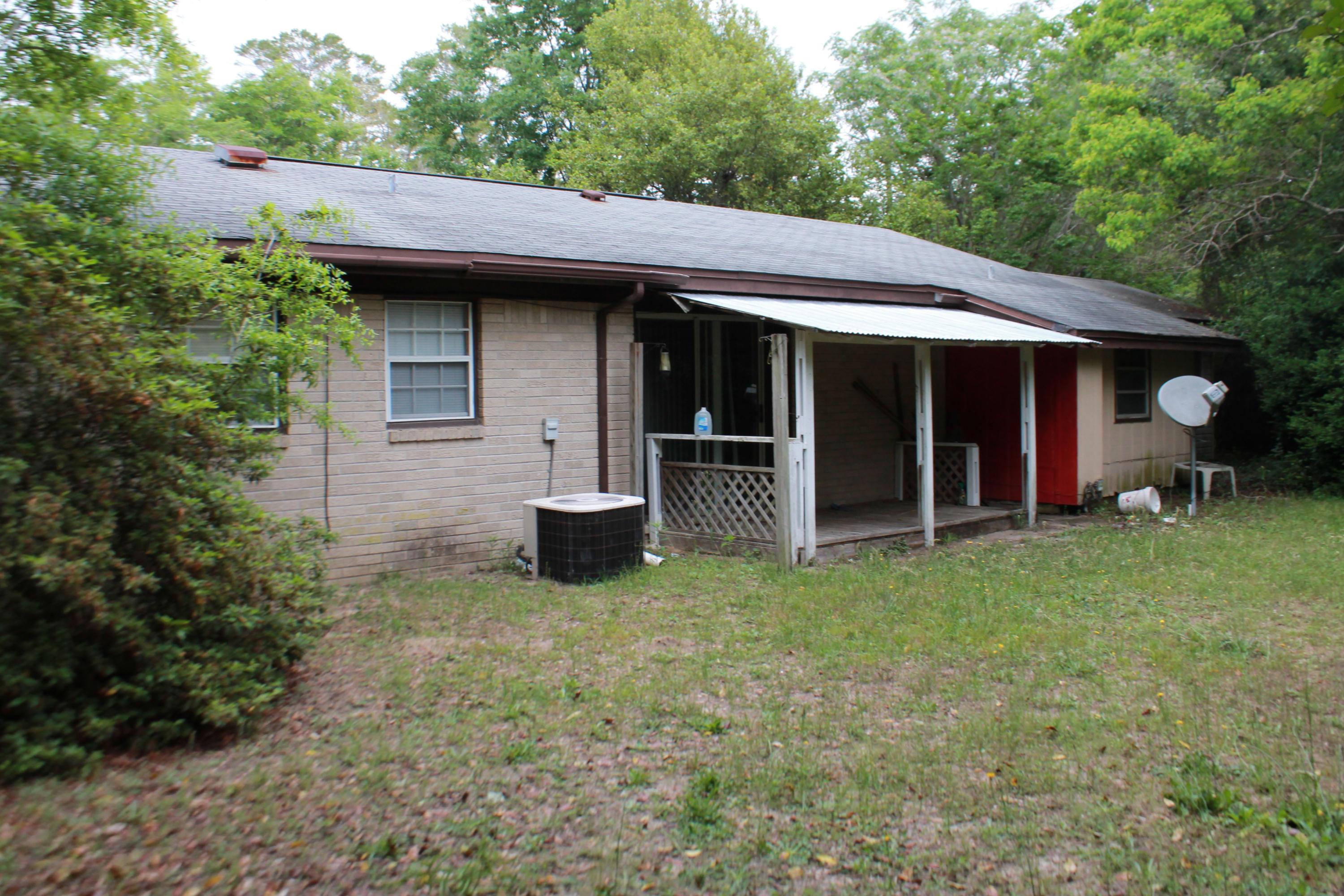 CAROL ANNE MANOR - Residential