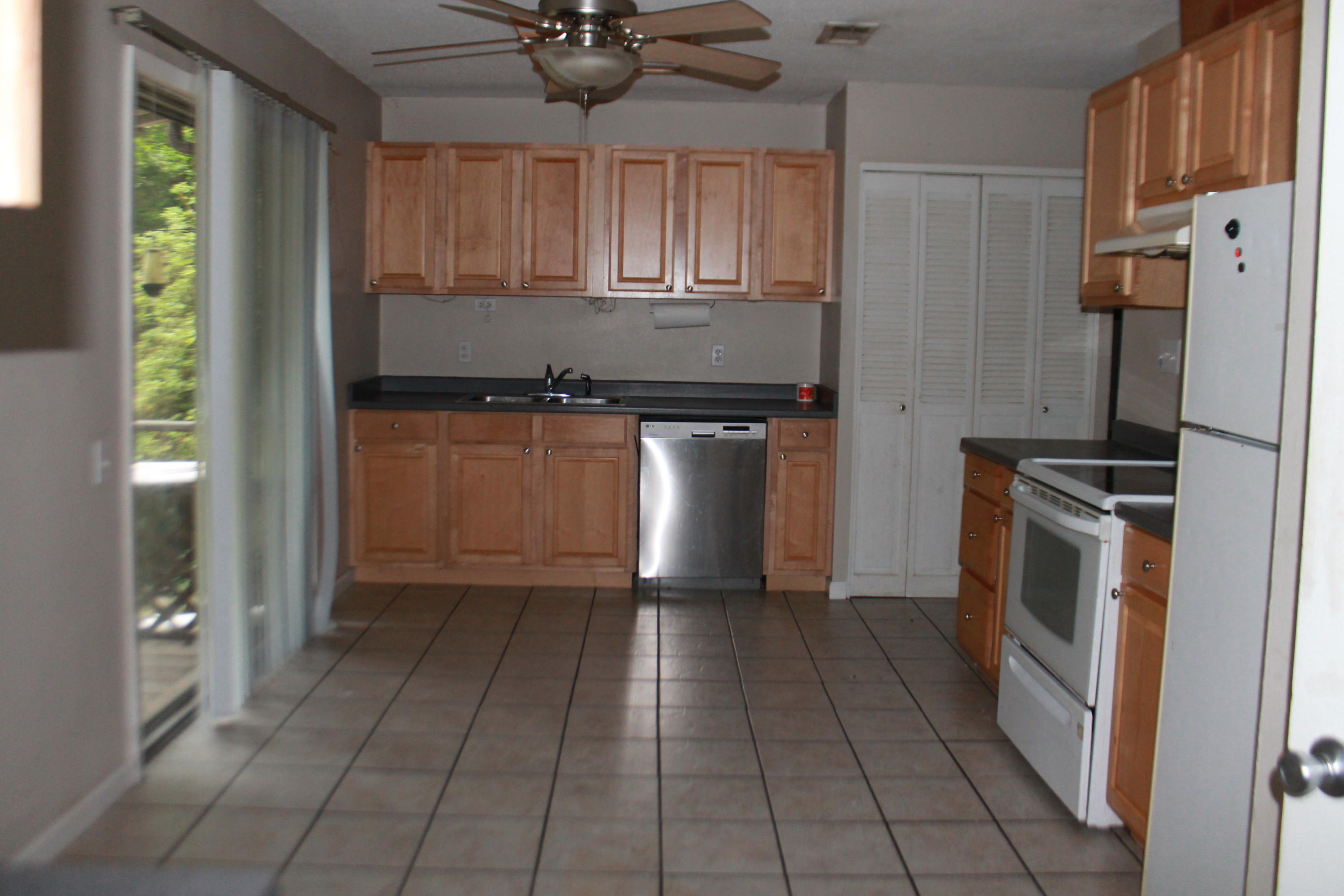 CAROL ANNE MANOR - Residential