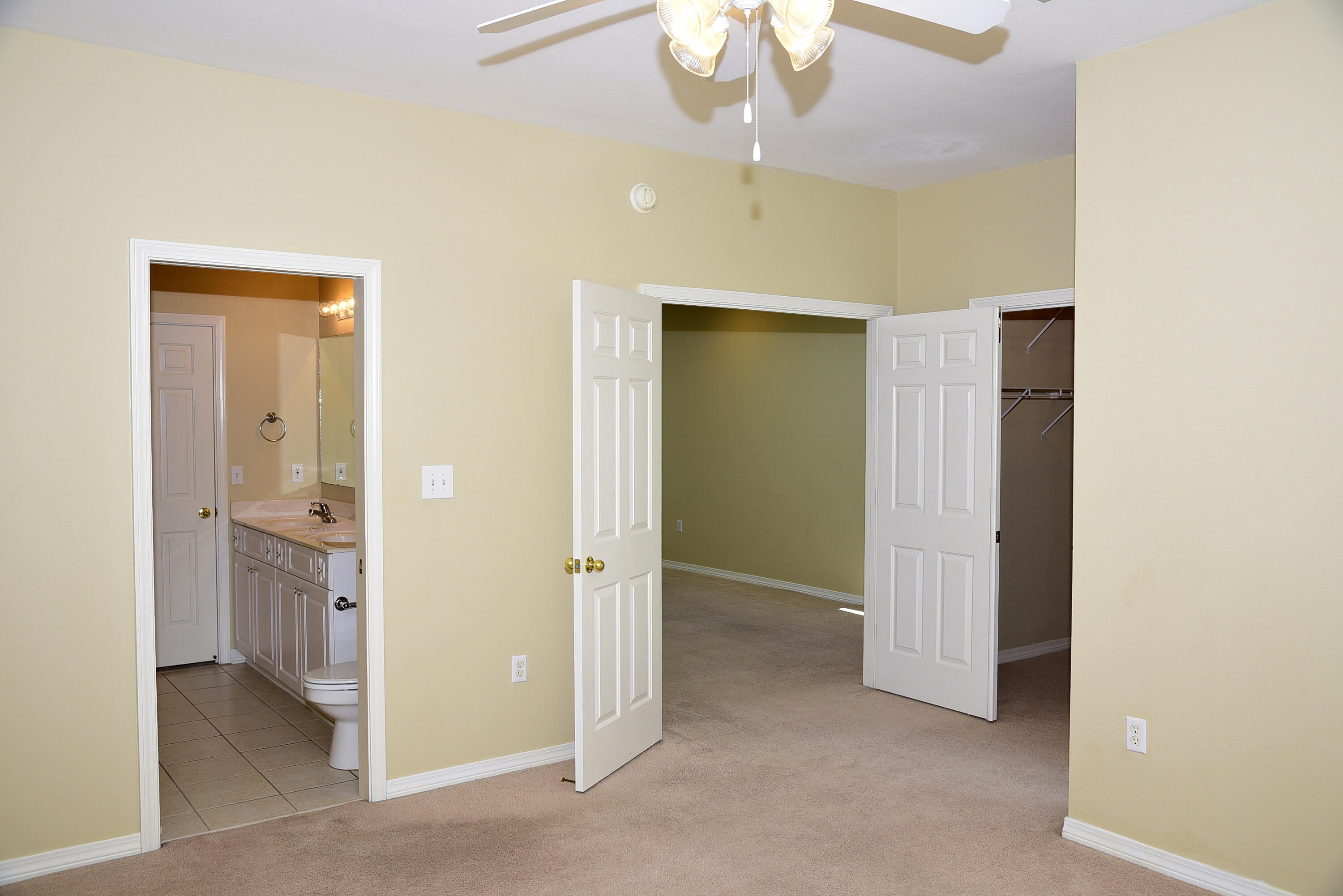 REFLECTIONS AT BLUEWATER BAY T/H - Residential Lease