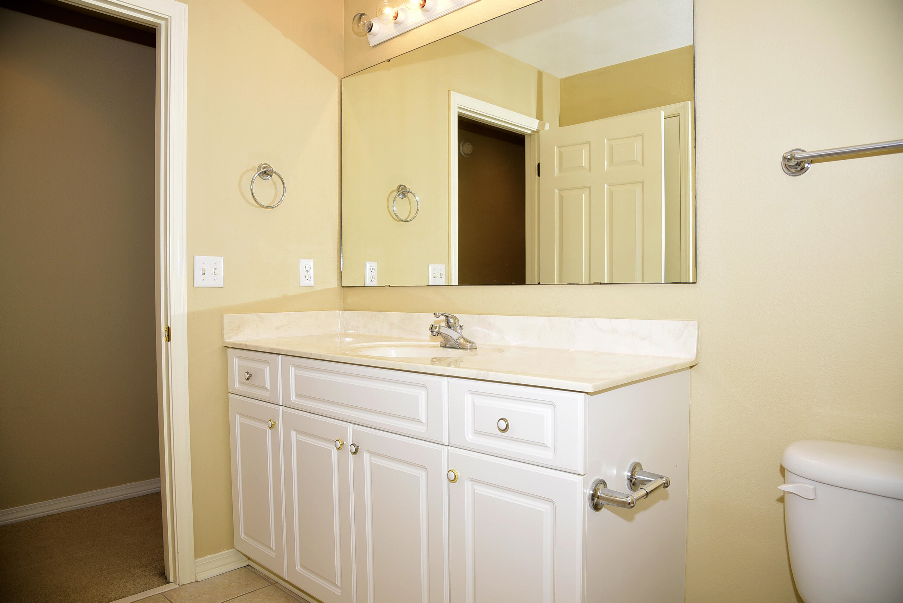 REFLECTIONS AT BLUEWATER BAY T/H - Residential Lease