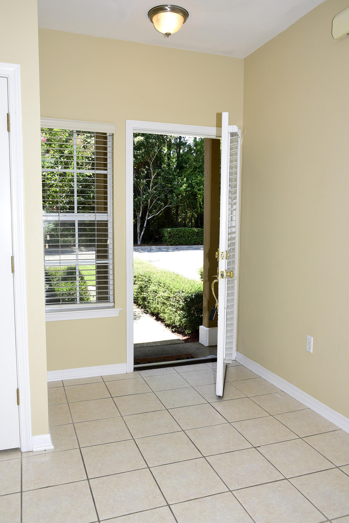 REFLECTIONS AT BLUEWATER BAY T/H - Residential Lease