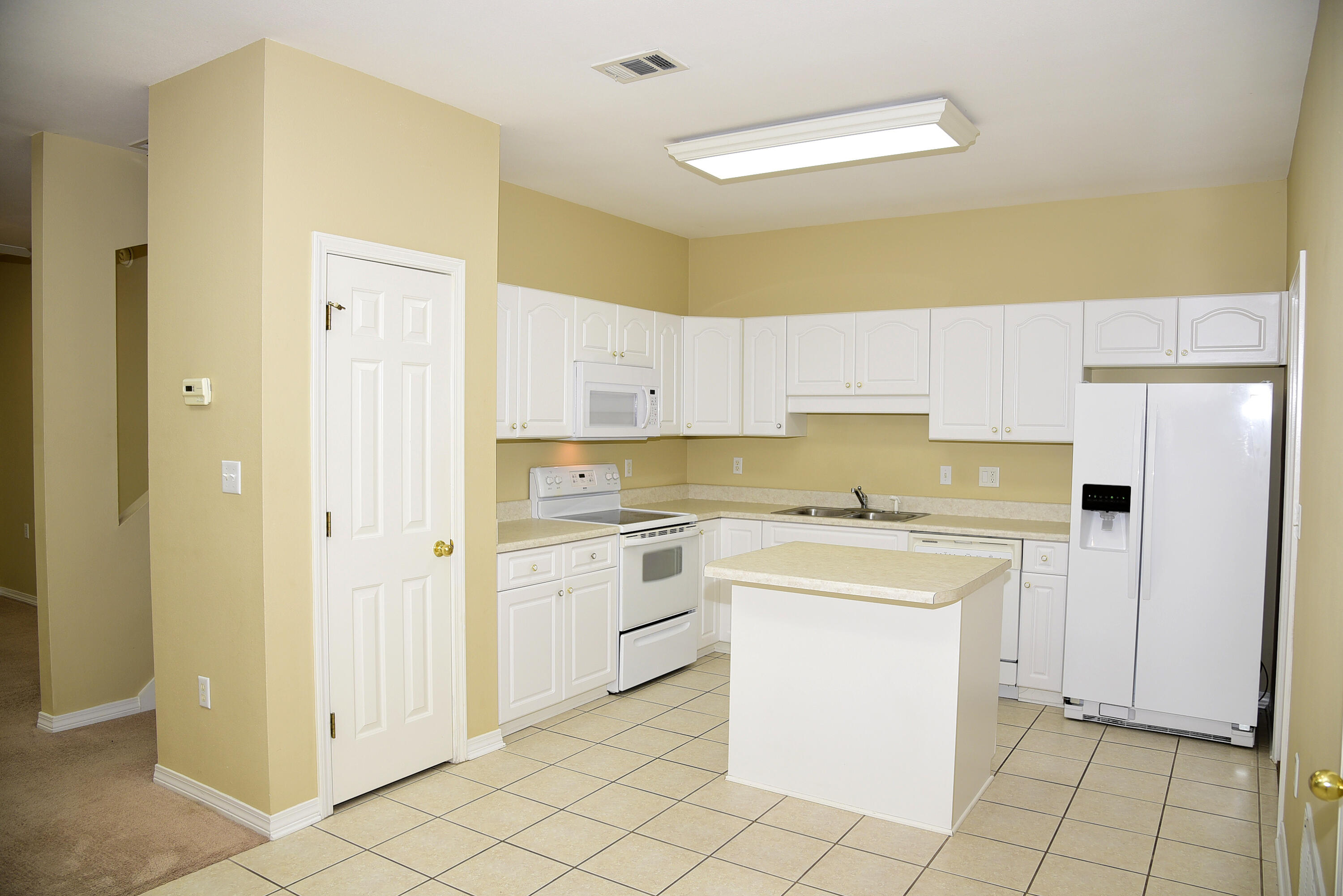 REFLECTIONS AT BLUEWATER BAY T/H - Residential Lease