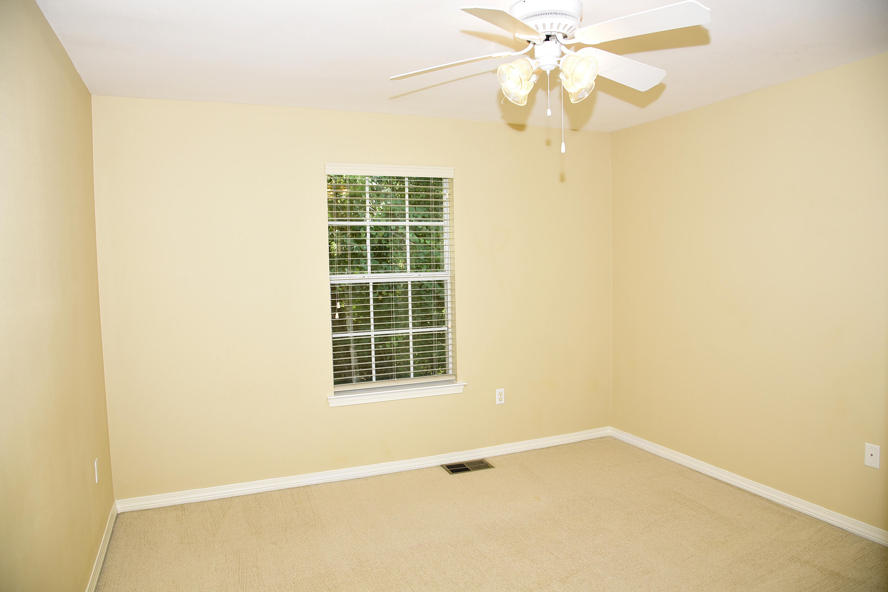 REFLECTIONS AT BLUEWATER BAY T/H - Residential Lease