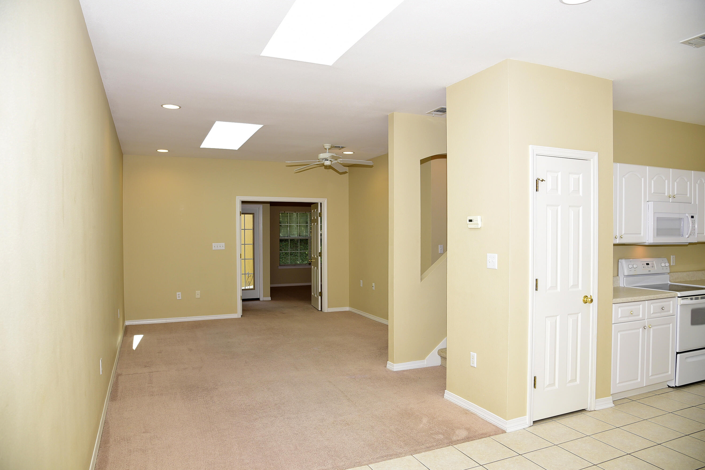 REFLECTIONS AT BLUEWATER BAY T/H - Residential Lease