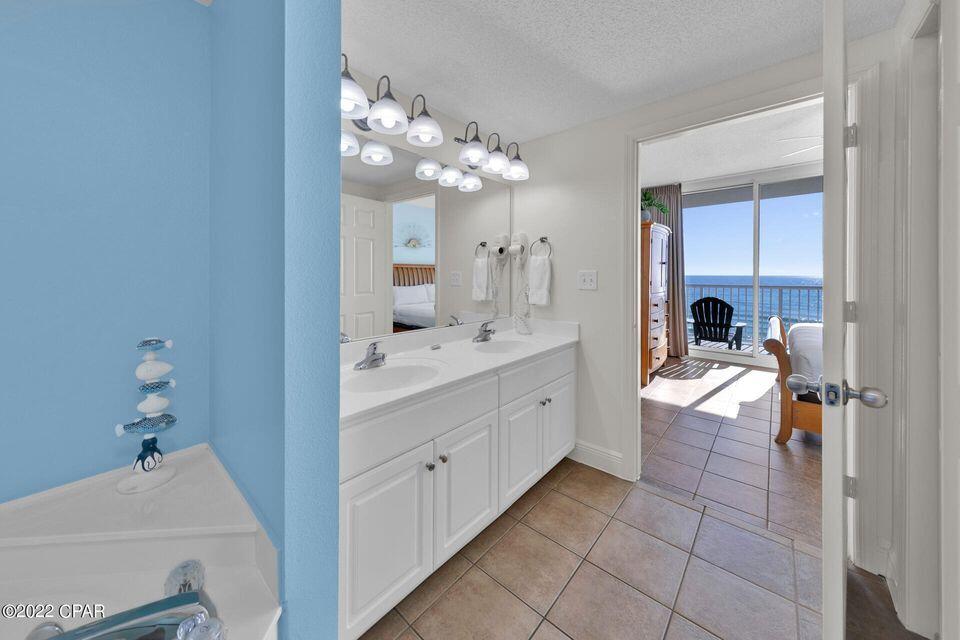 MAJESTIC BEACH TOWERS I - Residential