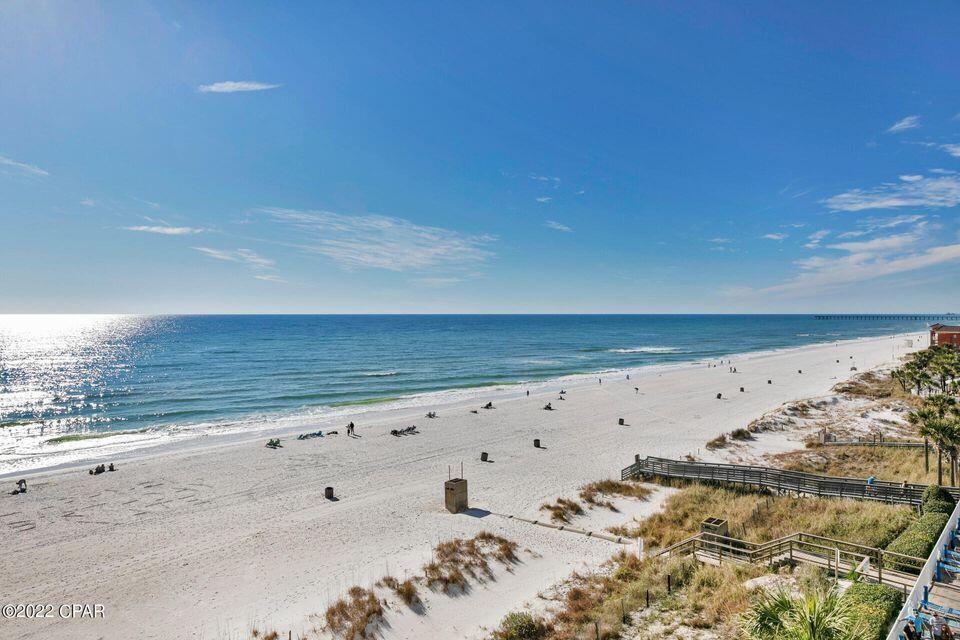 MAJESTIC BEACH TOWERS I - Residential