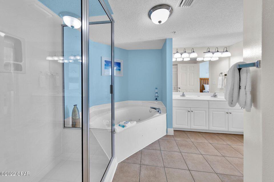 MAJESTIC BEACH TOWERS I - Residential