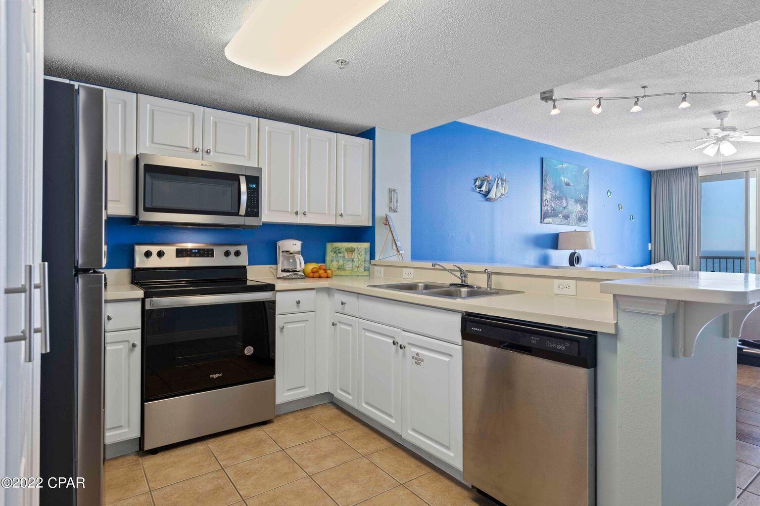 MAJESTIC BEACH TOWERS I - Residential