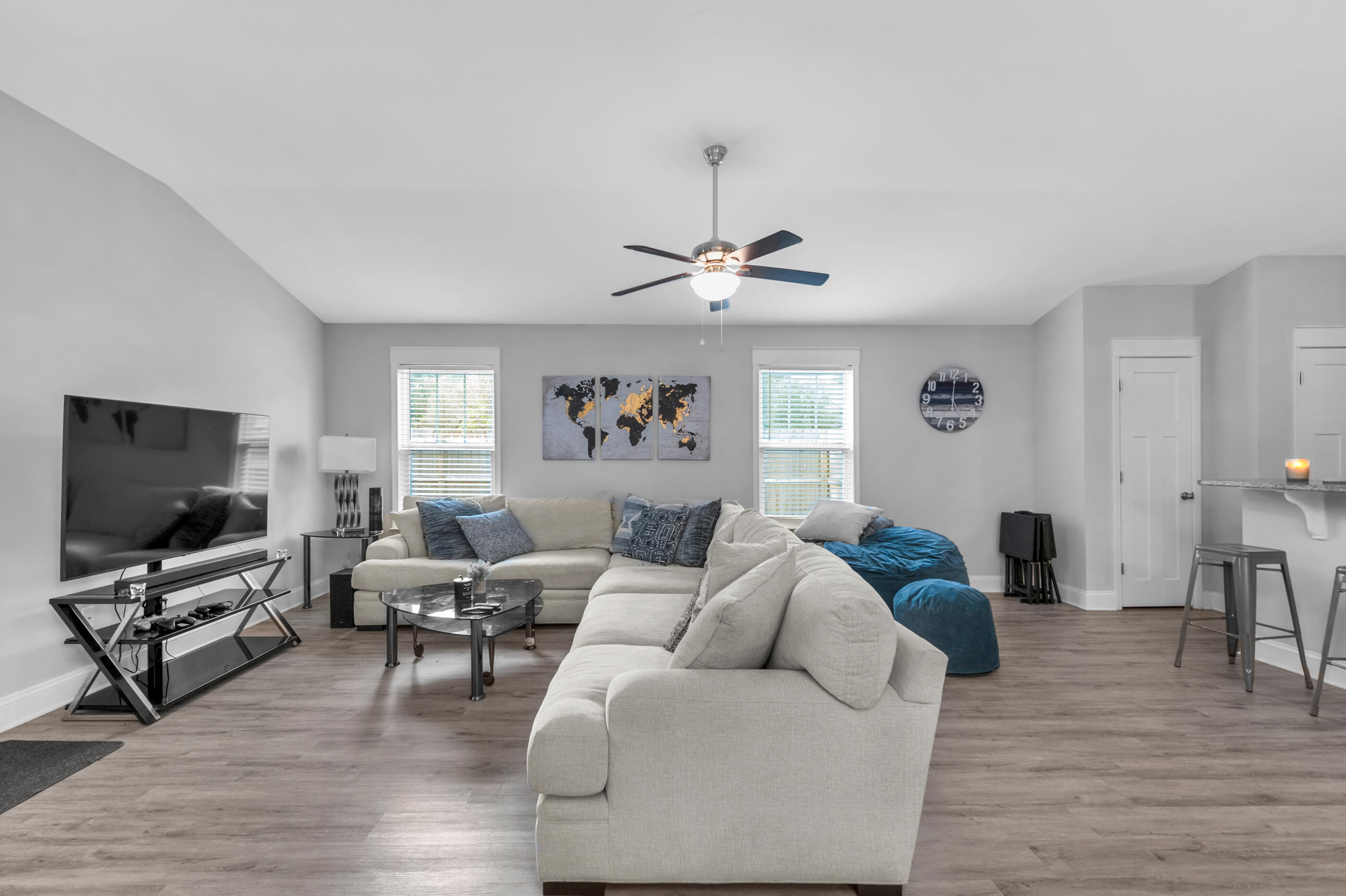 CRESCENT SHORES - Residential