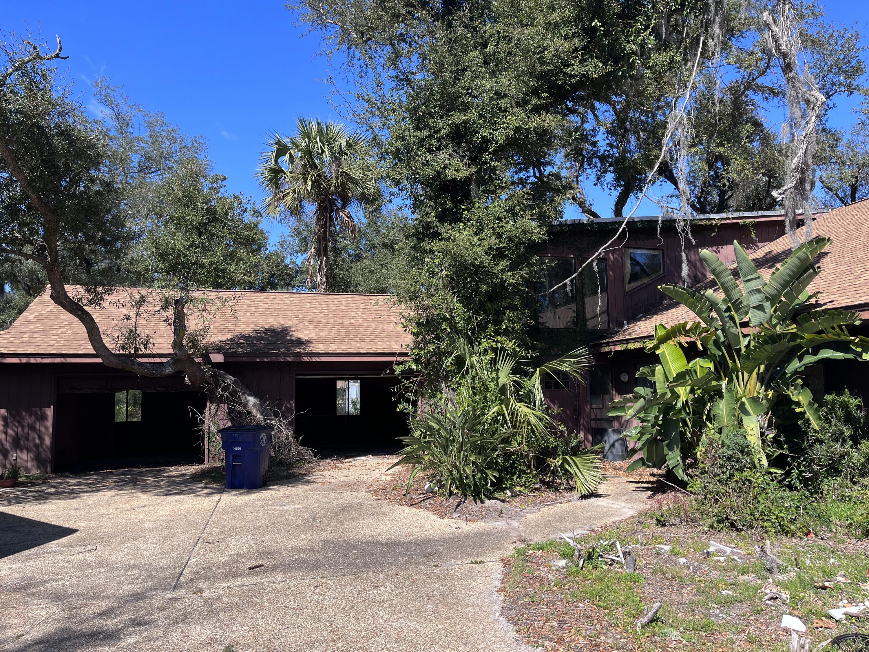 Entered for comp purposes only. Home is not livable and needs to be renovated.