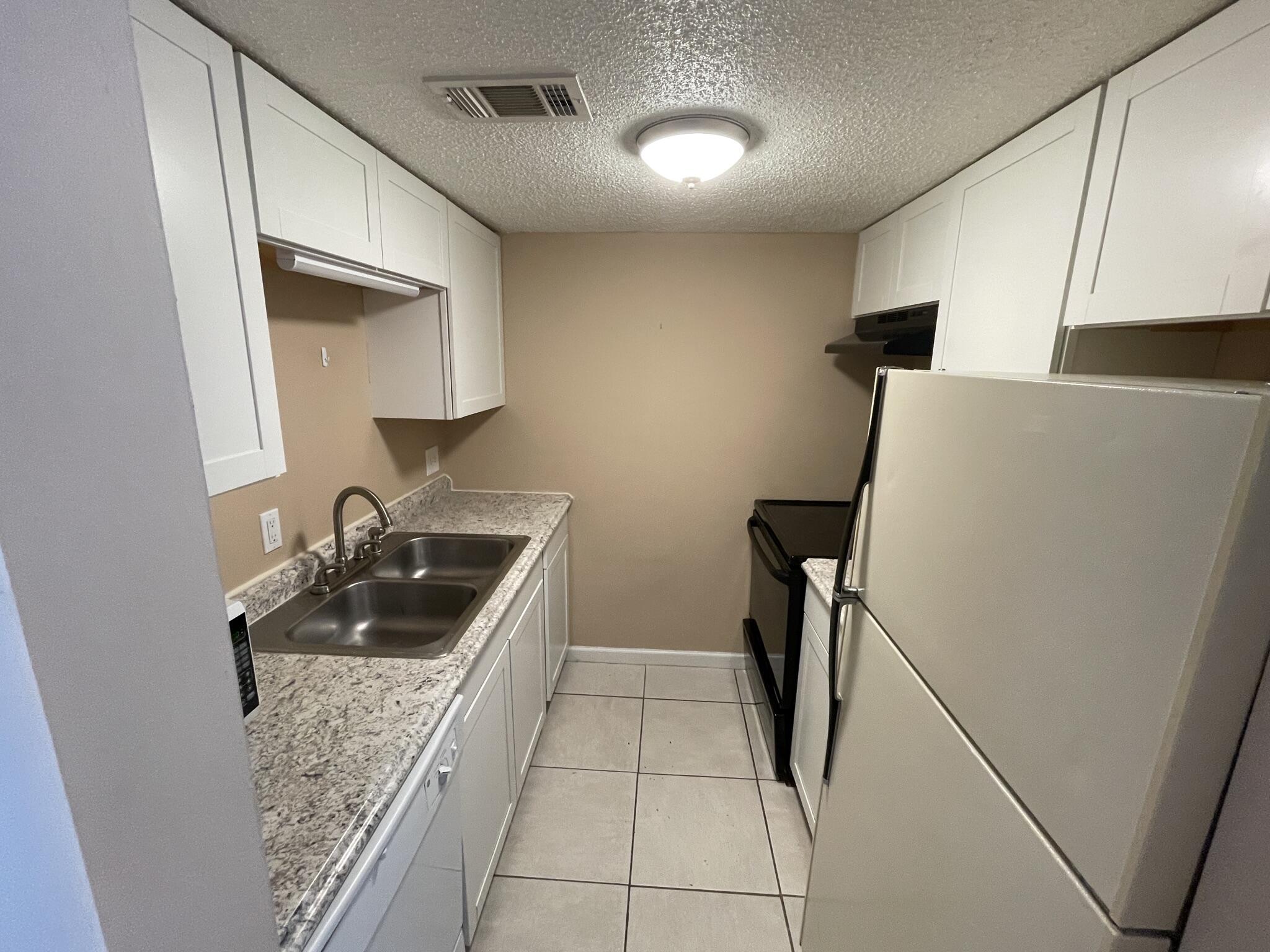 COLLEGE PARK CONDO - Residential Lease