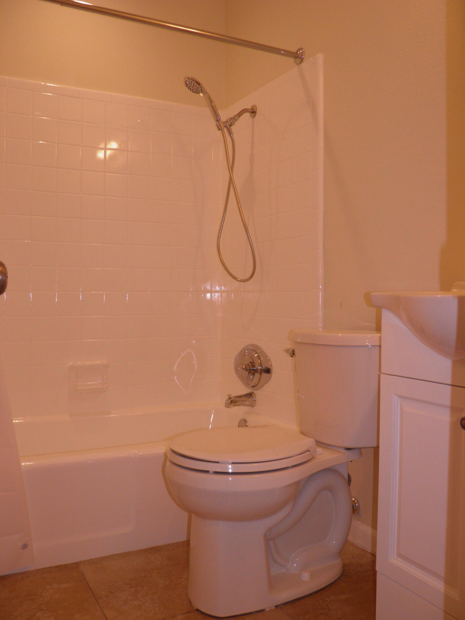 OAKLAND ADDN - Residential Lease