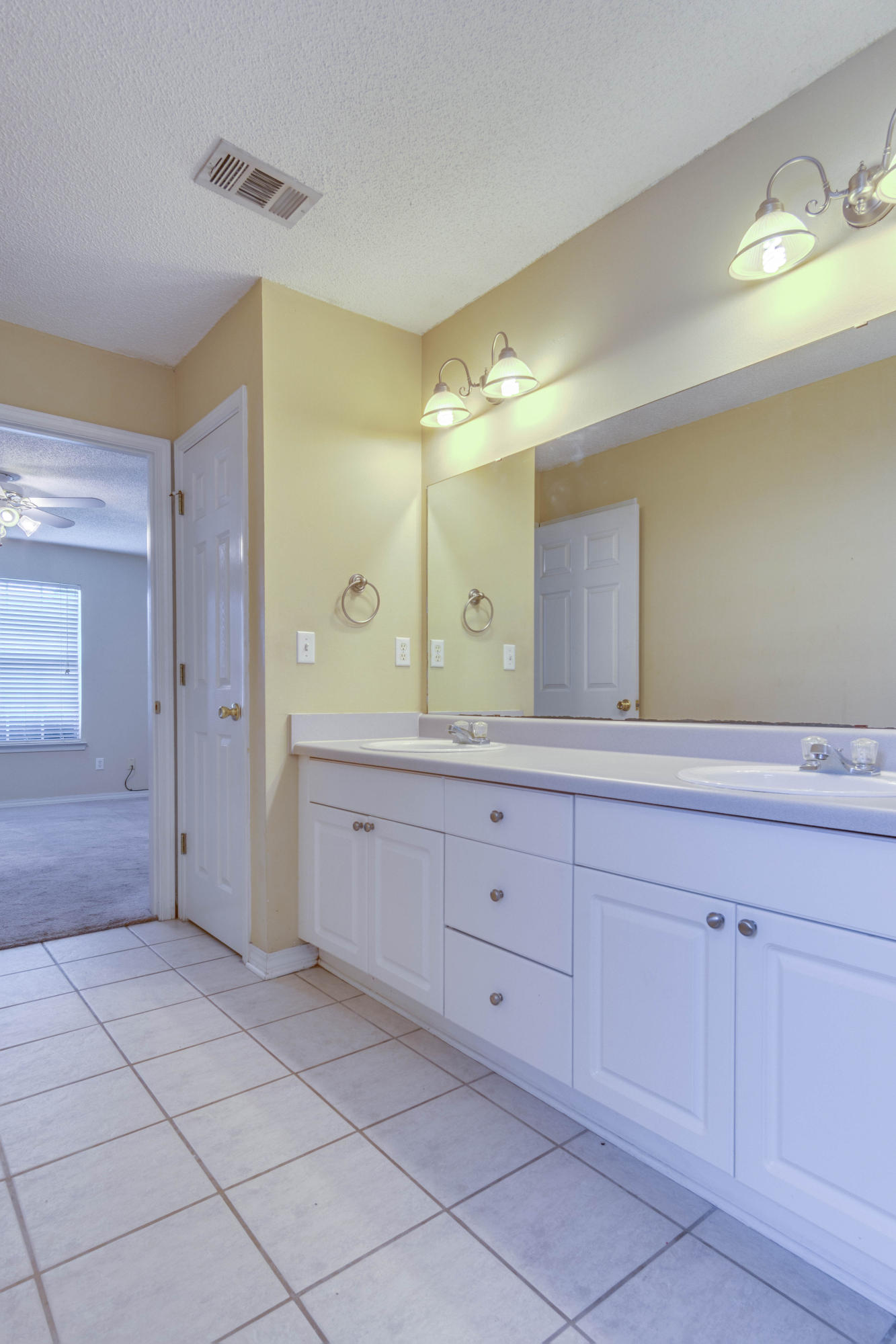 COUNTRYVIEW ESTATES 8TH ADDN - Residential