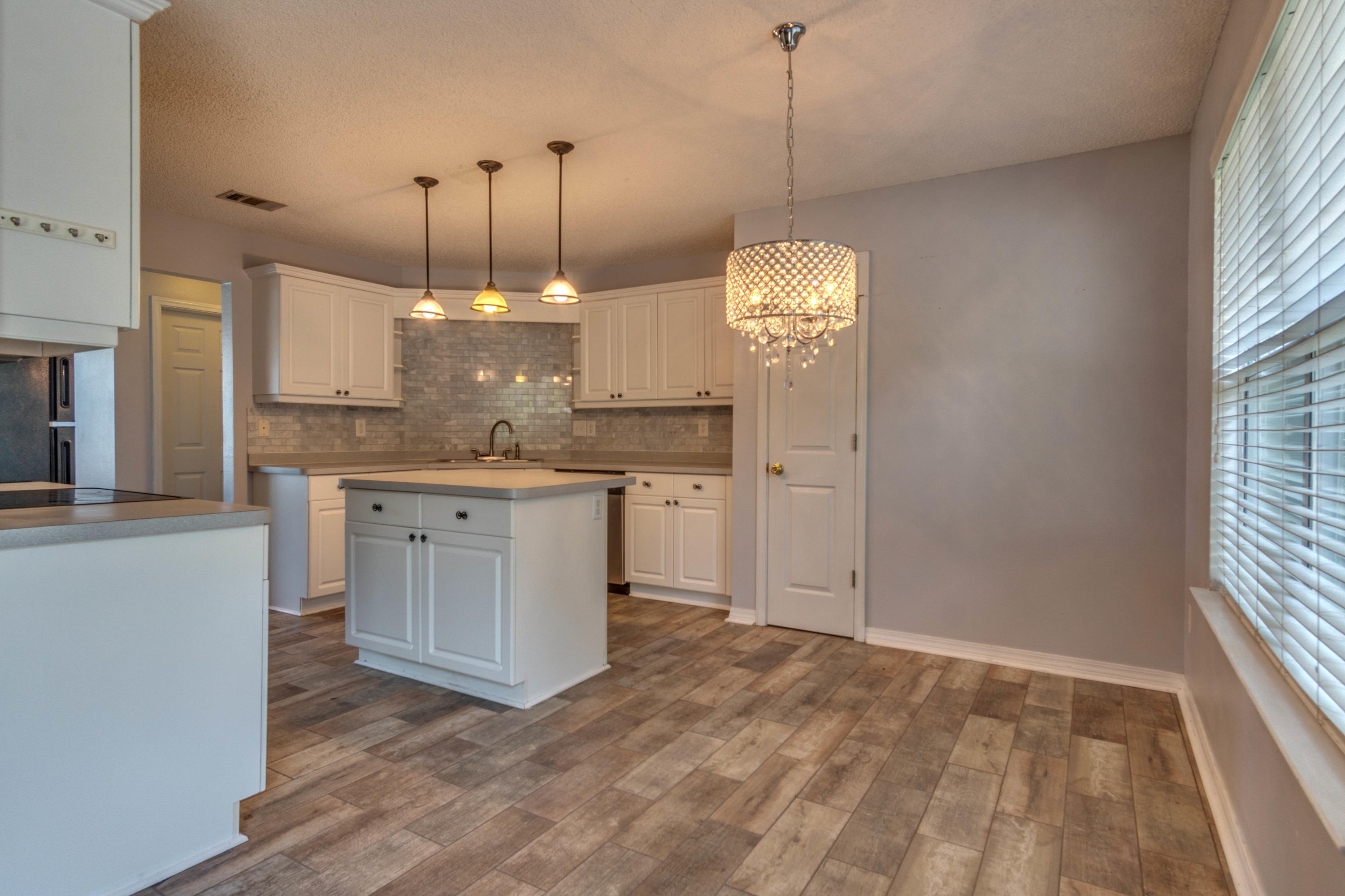 COUNTRYVIEW ESTATES 8TH ADDN - Residential