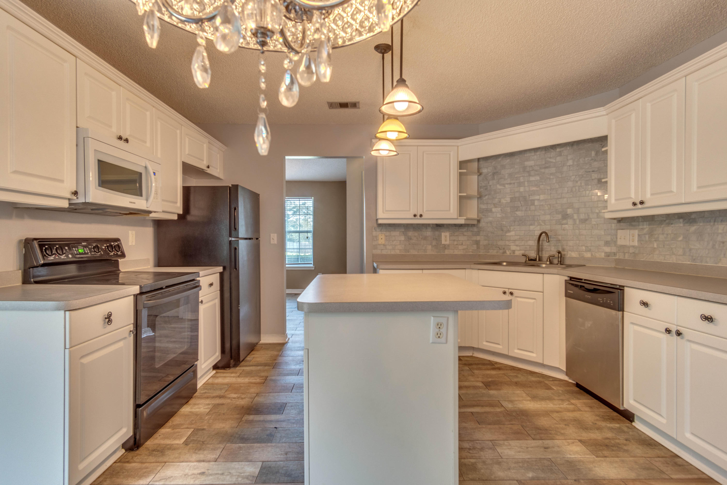 COUNTRYVIEW ESTATES 8TH ADDN - Residential