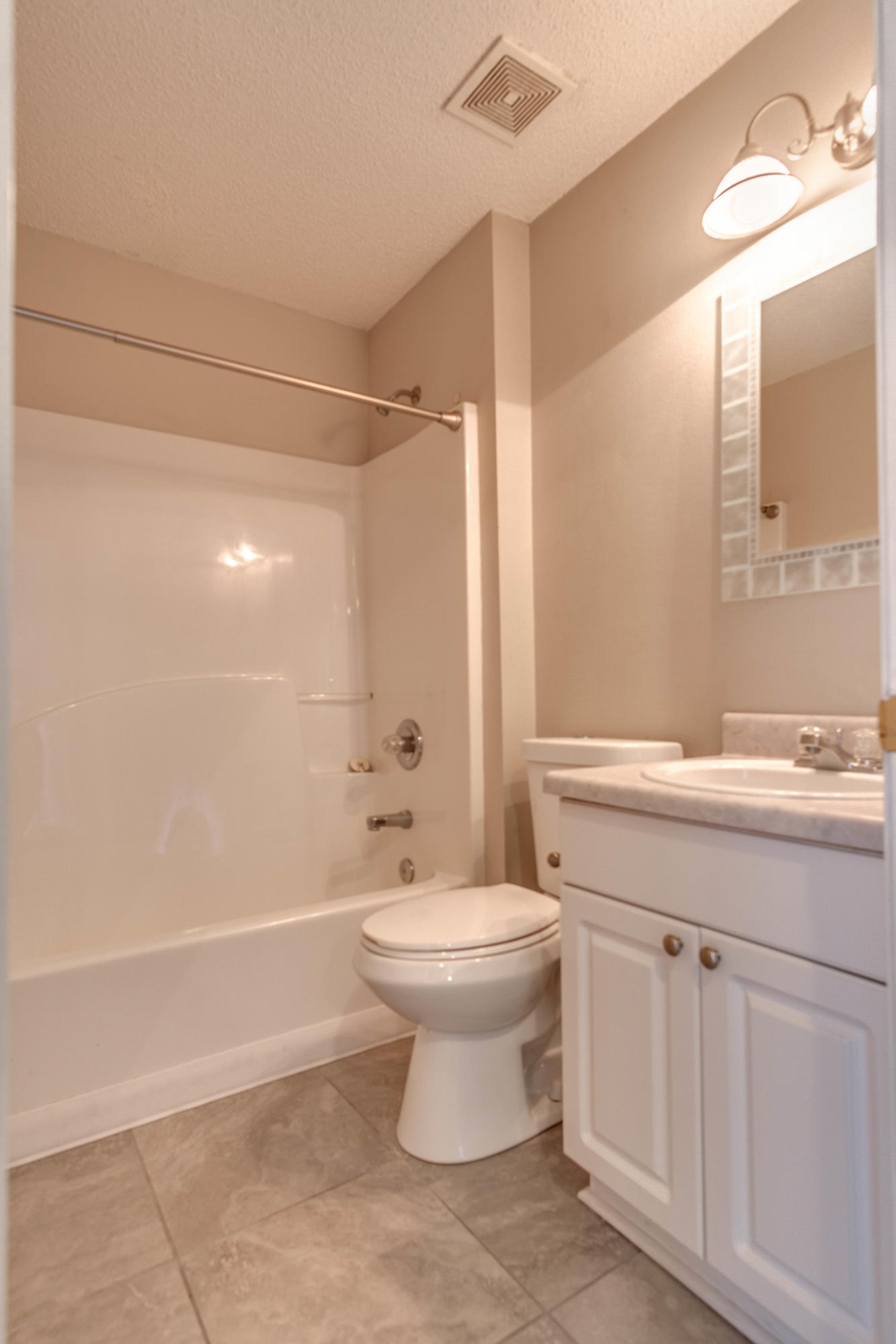 COUNTRYVIEW ESTATES 8TH ADDN - Residential