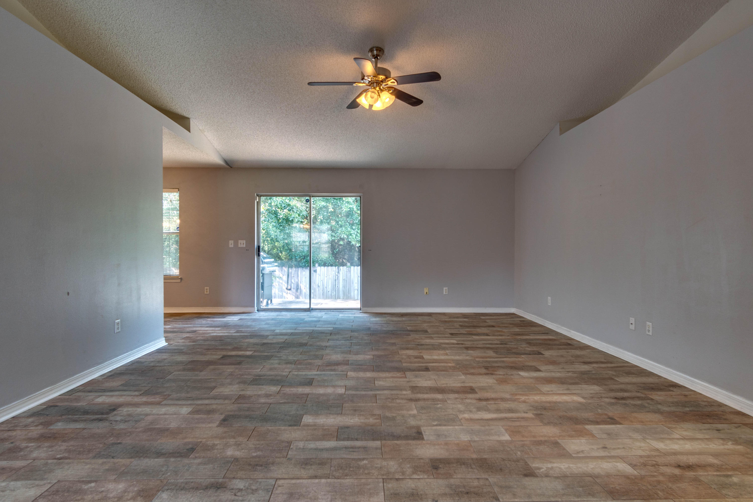 COUNTRYVIEW ESTATES 8TH ADDN - Residential