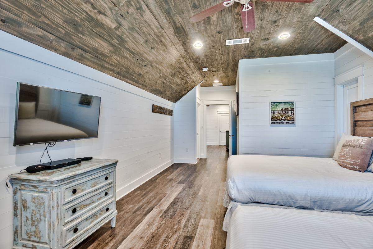 CRYSTAL BEACH - Residential
