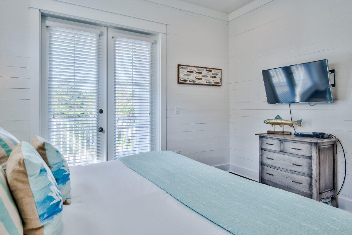 CRYSTAL BEACH - Residential