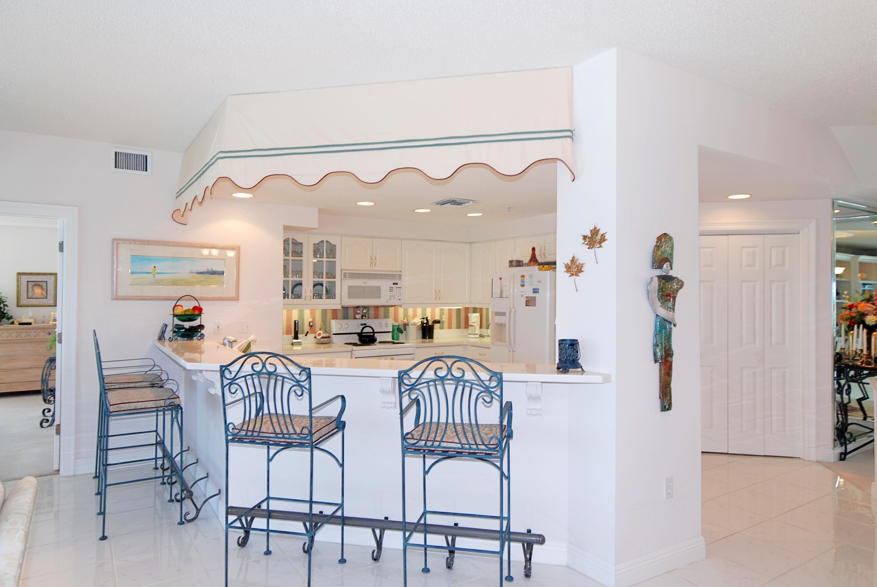 HOLIDAY ISLE TOWERS CONDO - Residential