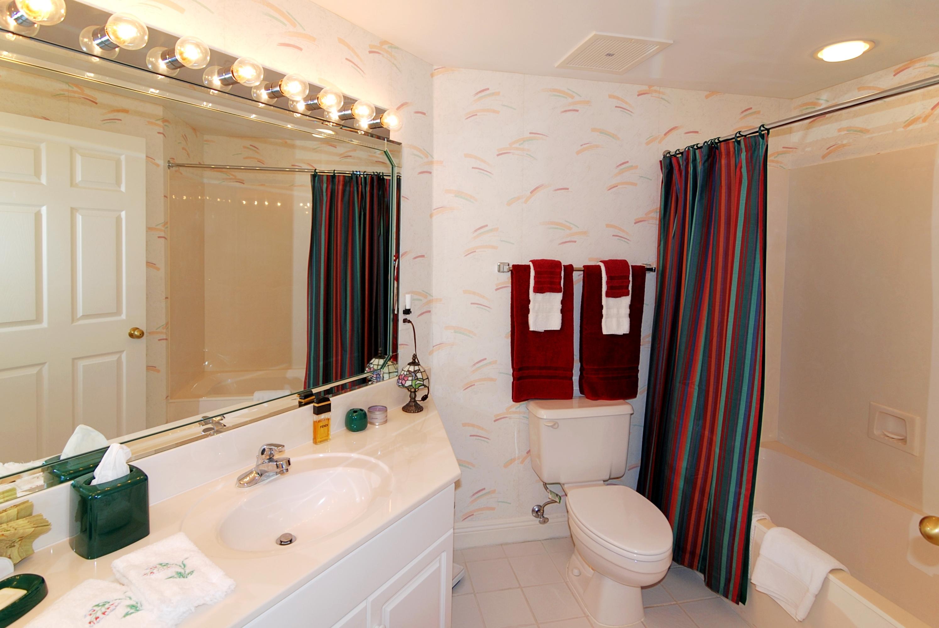 HOLIDAY ISLE TOWERS CONDO - Residential