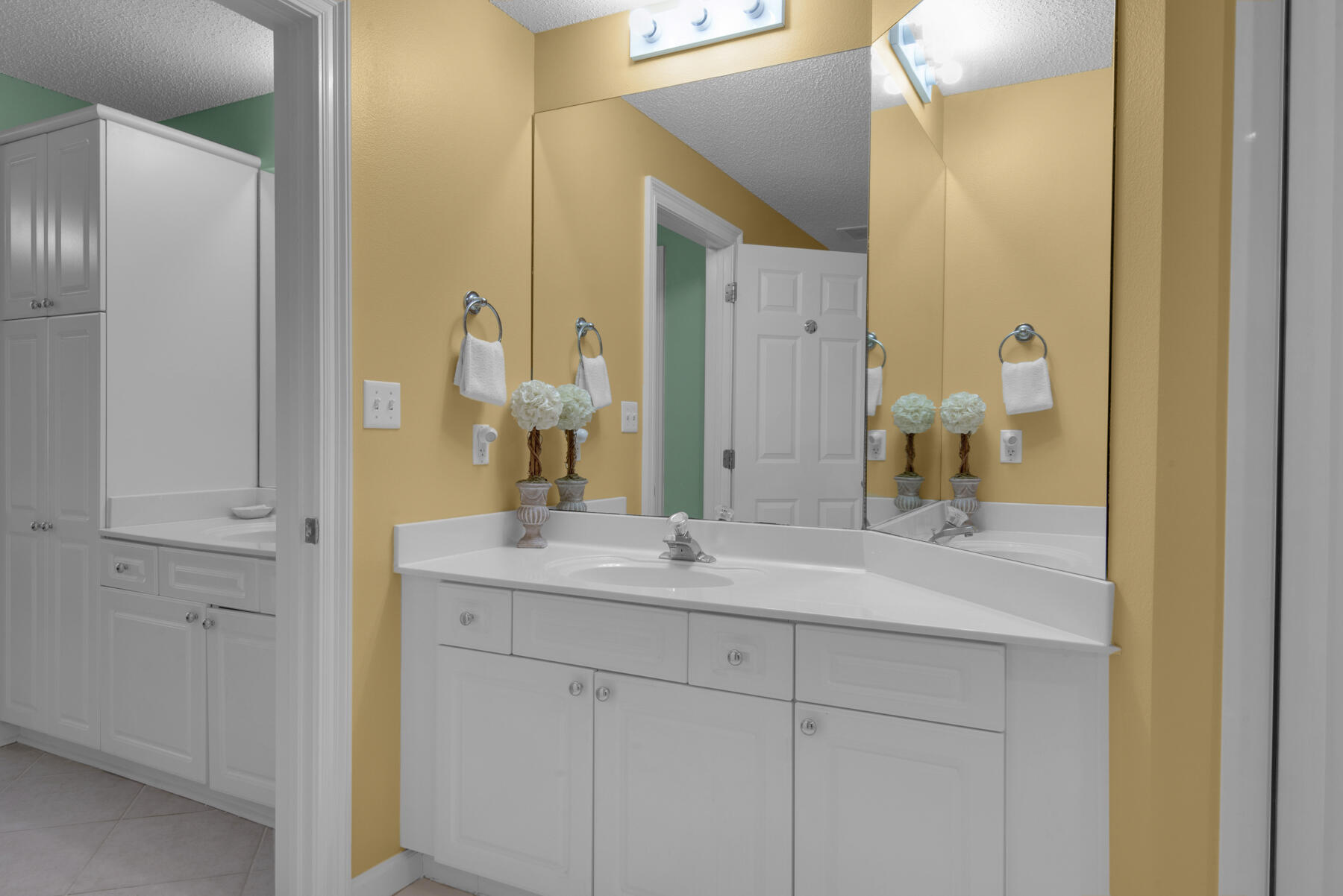 PEARL OF NAVARRE (THE) - Residential