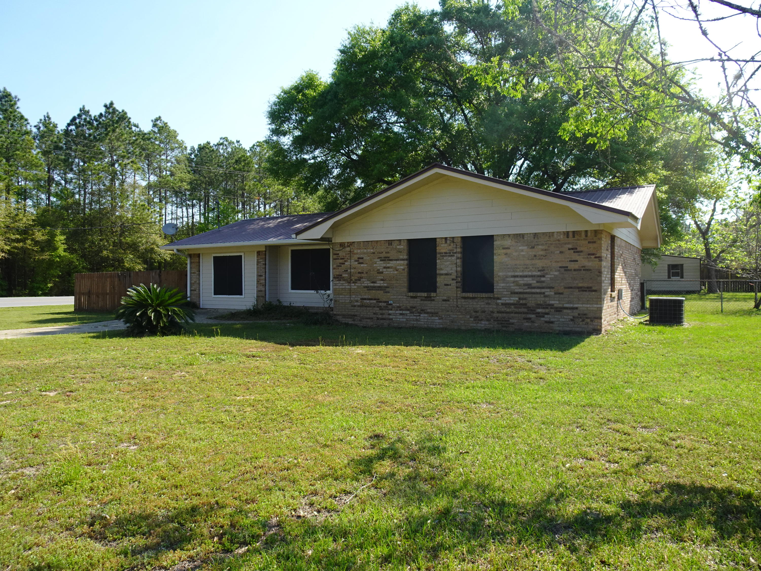 LOOKING FOR A MOVE IN READY HOME IN THIS FAST PACE MARKET - THIS 3 BEDROOM BRICK HOME HAS BEEN WELL MAINTAINED! LOCATED ON ALMOST A 1/2 ACRE, THIS CORNER LOT OFFERS A GREAT LOCATION TO SCHOOLS, A GREAT SIZE PRIVACY FENCED BACKYARD WITH A AMAZING PATIO LOCATED UNDER THE LARGE OAK. THE HOME HAS 3 GREAT SIZE BEDROOMS TO INCLUDE A HALF BATH WITH MASTER. THE FULL BATH HAS BEEN UPGRADED AS WELL. THE KITCHEN OVERLOOKS DINING AND LARGE OPEN LIVING PLUS FAMILY ROOM - PERFECT FOR FAMILY TIME AND GATHERINGS. THERE ARE PLENTY OF CABINETS ALONG WITH BREAKFAST BAR AND PANTRY. HOME INCLUDES A GREAT LAUNDRY ROOM THAT OPENS TO OUTSIDE, PERFECT FOR EASY ACCESS AFTER PLAYING OUTSIDE. CALL TODAY TO MAKE AN APPOTINMENT TO VIEW THIS HOME.